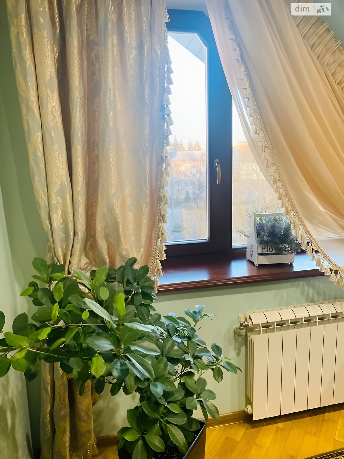 трехкомнатная квартира в Тернополе, район Центр, на ул. Липовая 10 в аренду на долгий срок помесячно фото 1 трехкомнатная квартира в Тернополе, район Центр, на ул. Липовая 10 в аренду на долгий срок помесячно фото 1