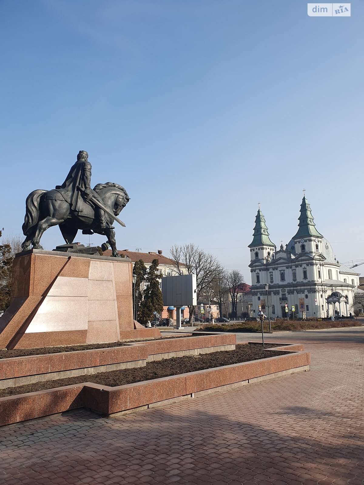 двухкомнатная квартира в Тернополе, район Центр, на ул. Листопадовая 7 в аренду на долгий срок помесячно фото 1 двухкомнатная квартира в Тернополе, район Центр, на ул. Листопадовая 7 в аренду на долгий срок помесячно фото 1