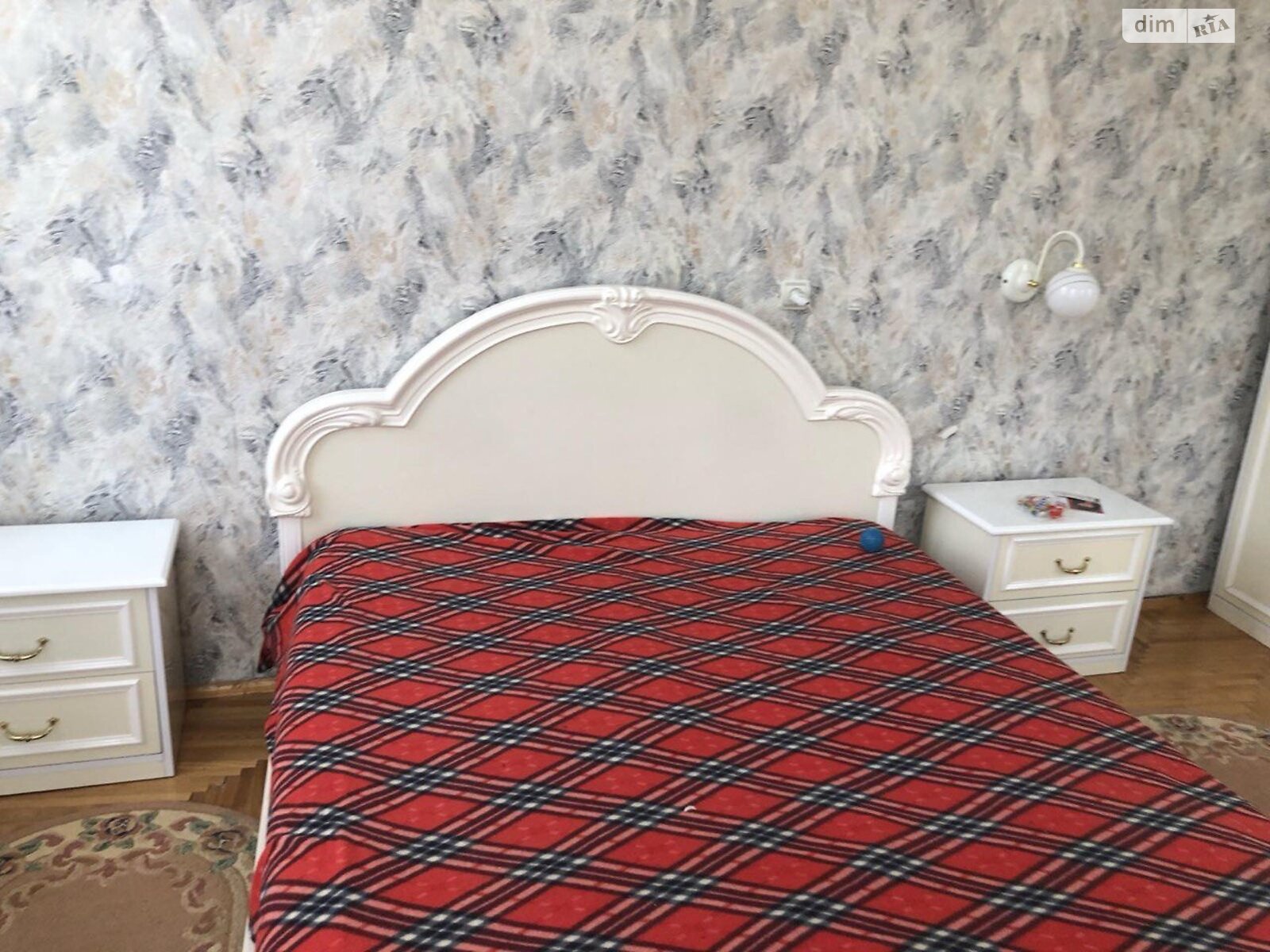 трикімнатна квартира в Тернополі, район Центр, на вул. Листопадова в довготривалу оренду помісячно фото 1 трикімнатна квартира в Тернополі, район Центр, на вул. Листопадова в довготривалу оренду помісячно фото 1