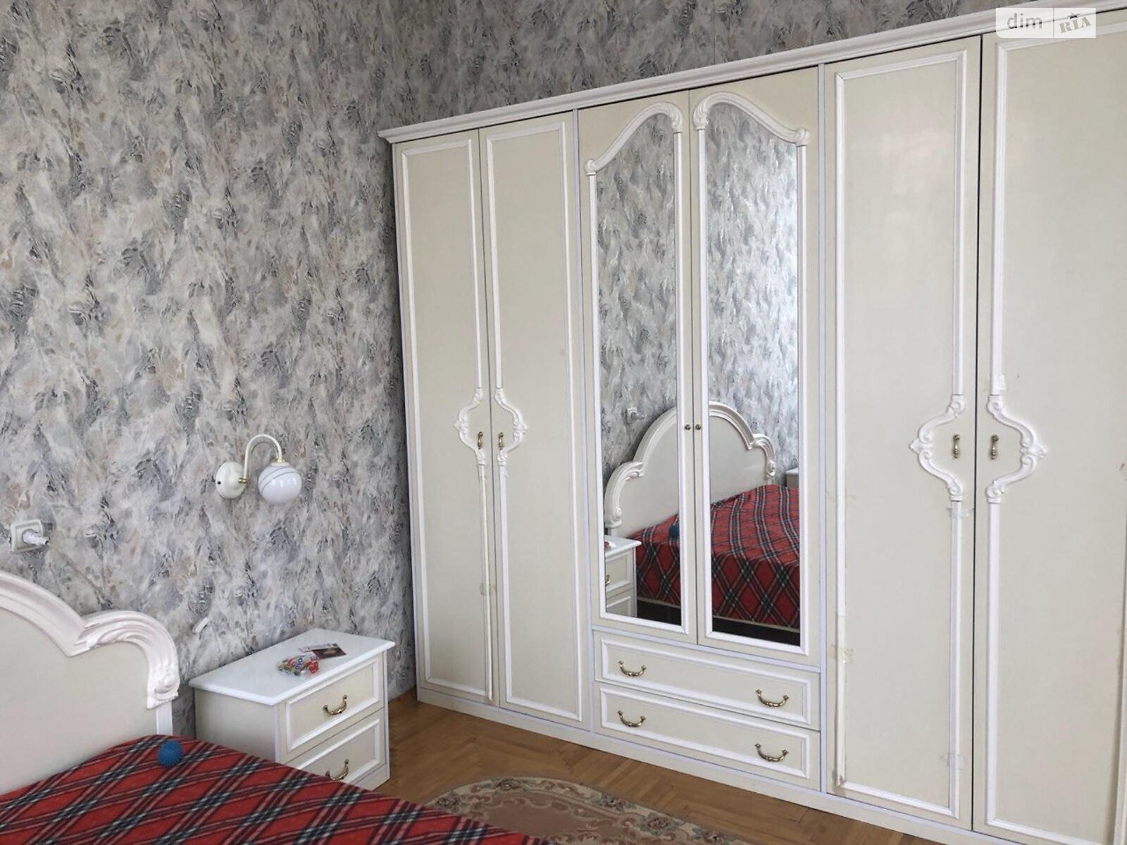 трикімнатна квартира в Тернополі, район Центр, на вул. Листопадова в довготривалу оренду помісячно фото 1 трикімнатна квартира в Тернополі, район Центр, на вул. Листопадова в довготривалу оренду помісячно фото 1
