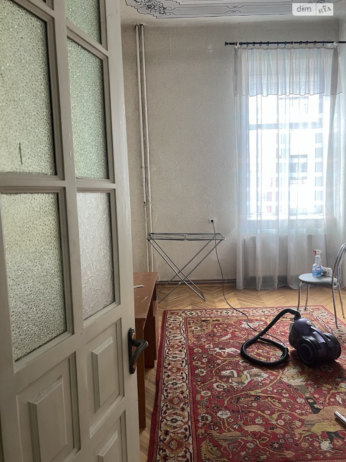 трикімнатна квартира в Тернополі, район Центр, на вул. Листопадова в довготривалу оренду помісячно фото 1 трикімнатна квартира в Тернополі, район Центр, на вул. Листопадова в довготривалу оренду помісячно фото 1