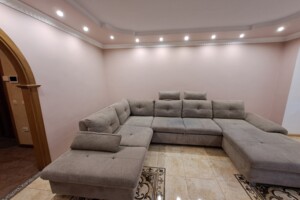 трехкомнатная квартира в Тернополе, район Центр, на ул. Лозовецкая 8 в аренду на долгий срок помесячно фото 3