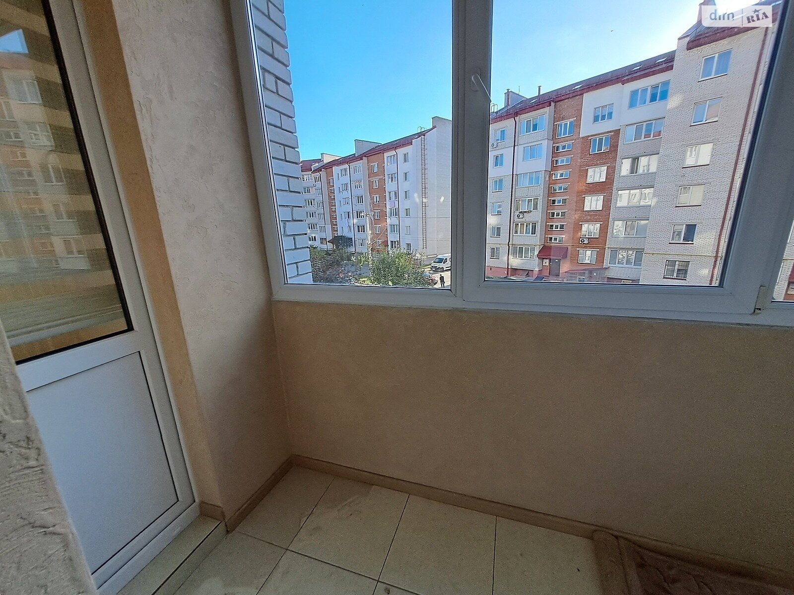 трехкомнатная квартира в Тернополе, район Центр, на ул. Лозовецкая 8 в аренду на долгий срок помесячно фото 2