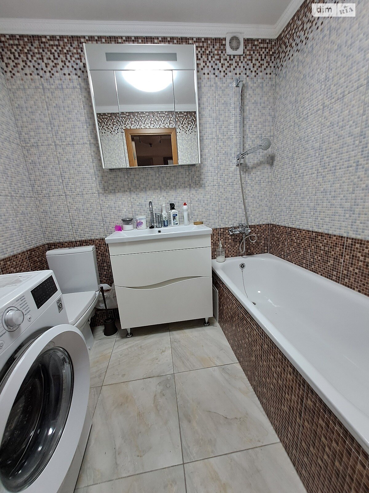 трехкомнатная квартира в Тернополе, район Центр, на ул. Лозовецкая 8 в аренду на долгий срок помесячно фото 2