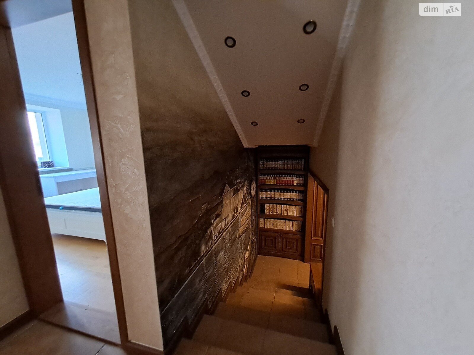 трехкомнатная квартира в Тернополе, район Центр, на ул. Лозовецкая 8 в аренду на долгий срок помесячно фото 2