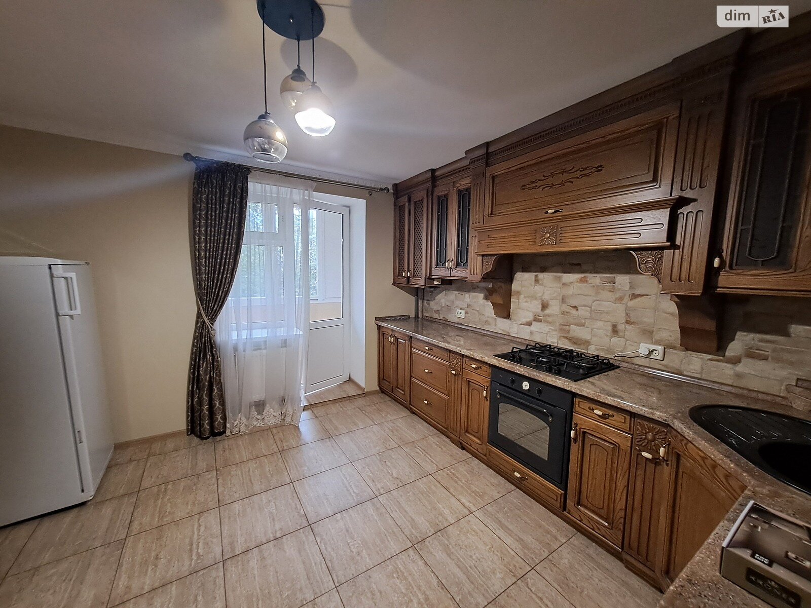 трехкомнатная квартира в Тернополе, район Центр, на ул. Лозовецкая 8 в аренду на долгий срок помесячно фото 2