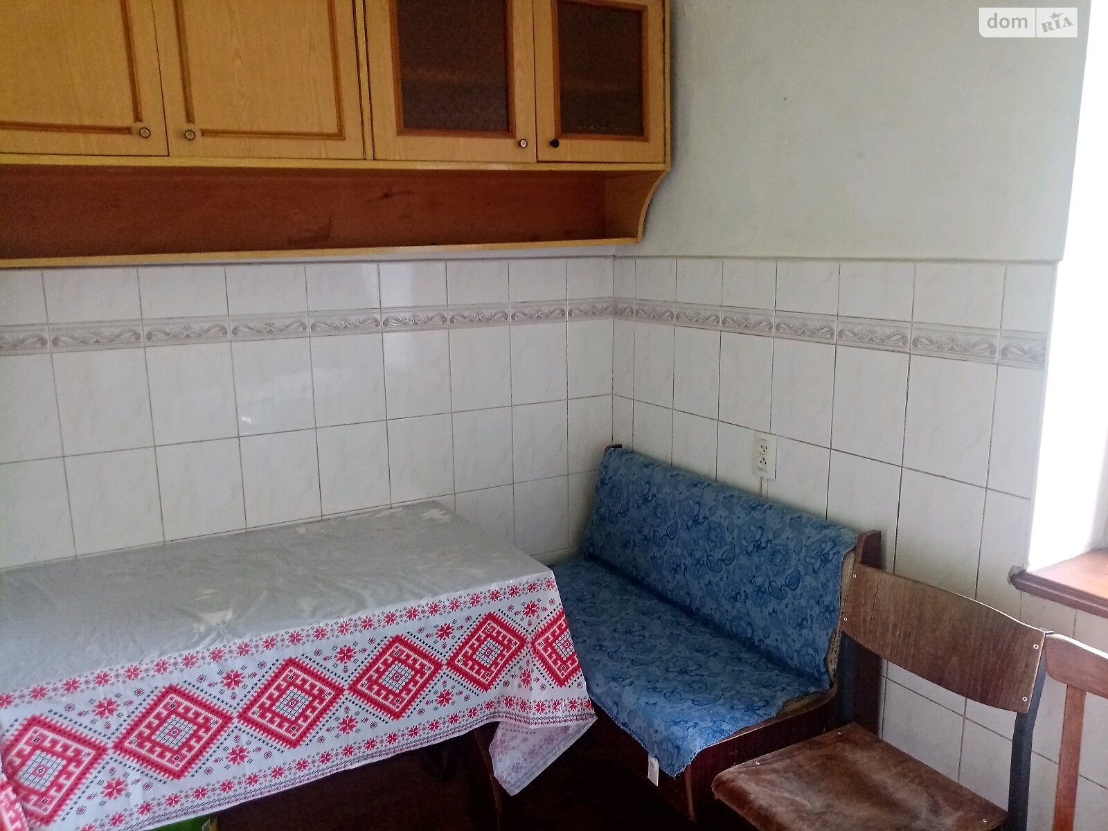 трехкомнатная квартира с мебелью в Тернополе, район Центр, на ул. Острожского Князя 33 в аренду на долгий срок помесячно фото 1