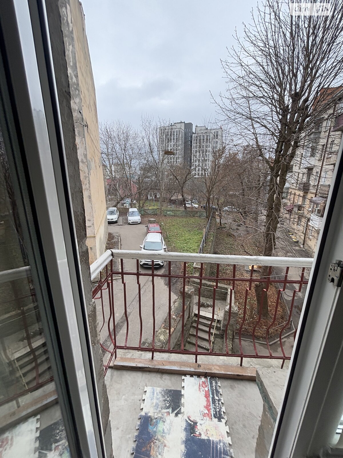 трикімнатна квартира в Тернополі, район Центр, на вул. Руська 24 в довготривалу оренду помісячно фото 1 трикімнатна квартира в Тернополі, район Центр, на вул. Руська 24 в довготривалу оренду помісячно фото 1