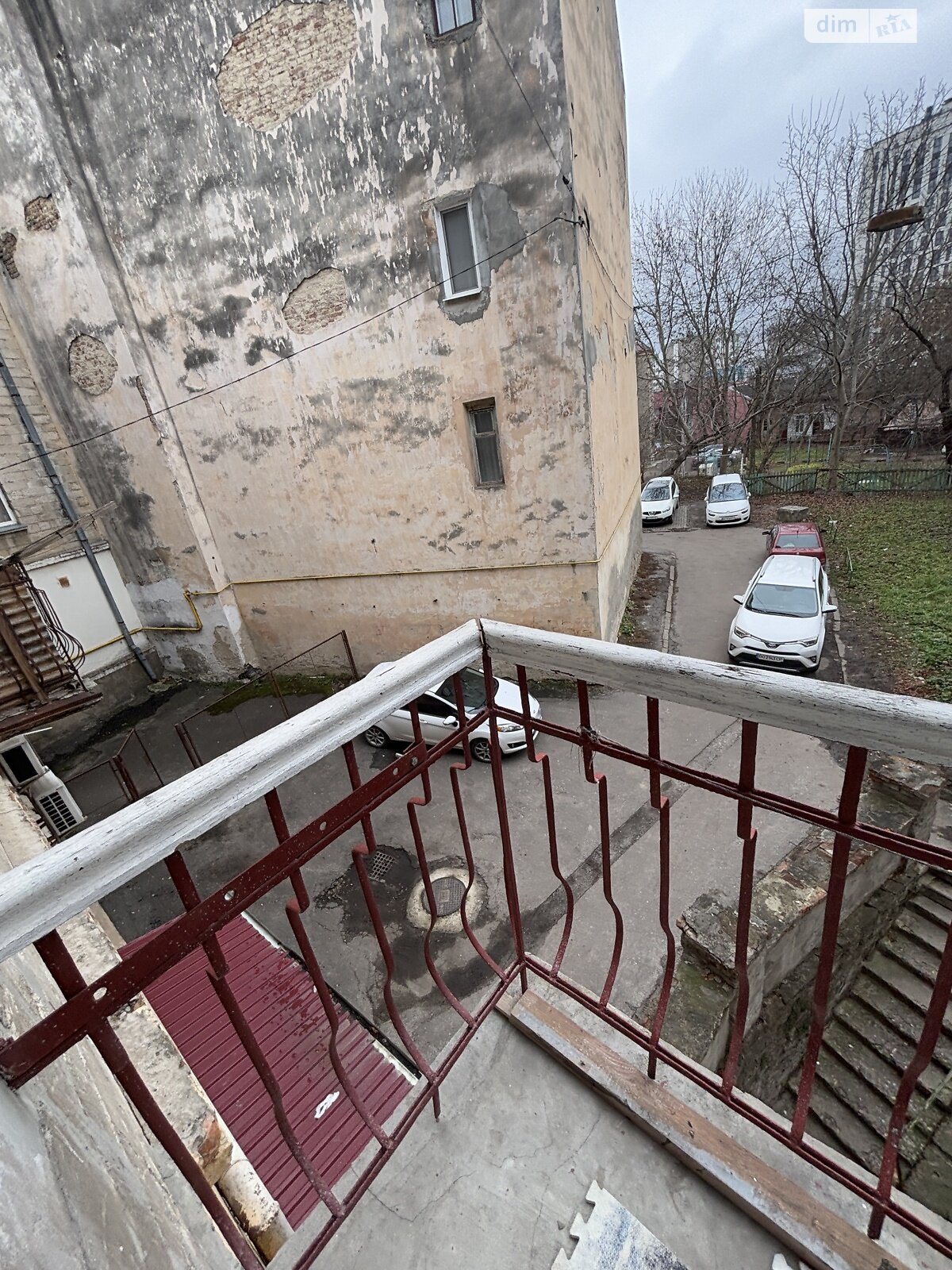 трикімнатна квартира в Тернополі, район Центр, на вул. Руська 24 в довготривалу оренду помісячно фото 1 трикімнатна квартира в Тернополі, район Центр, на вул. Руська 24 в довготривалу оренду помісячно фото 1