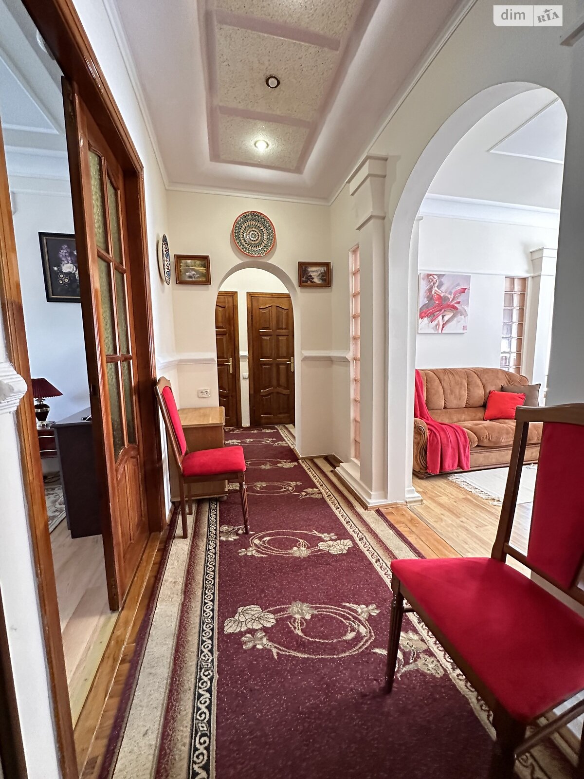 трехкомнатная квартира в Тернополе, район Центр, на ул. Русская 19 в аренду на долгий срок помесячно фото 1 трехкомнатная квартира в Тернополе, район Центр, на ул. Русская 19 в аренду на долгий срок помесячно фото 1