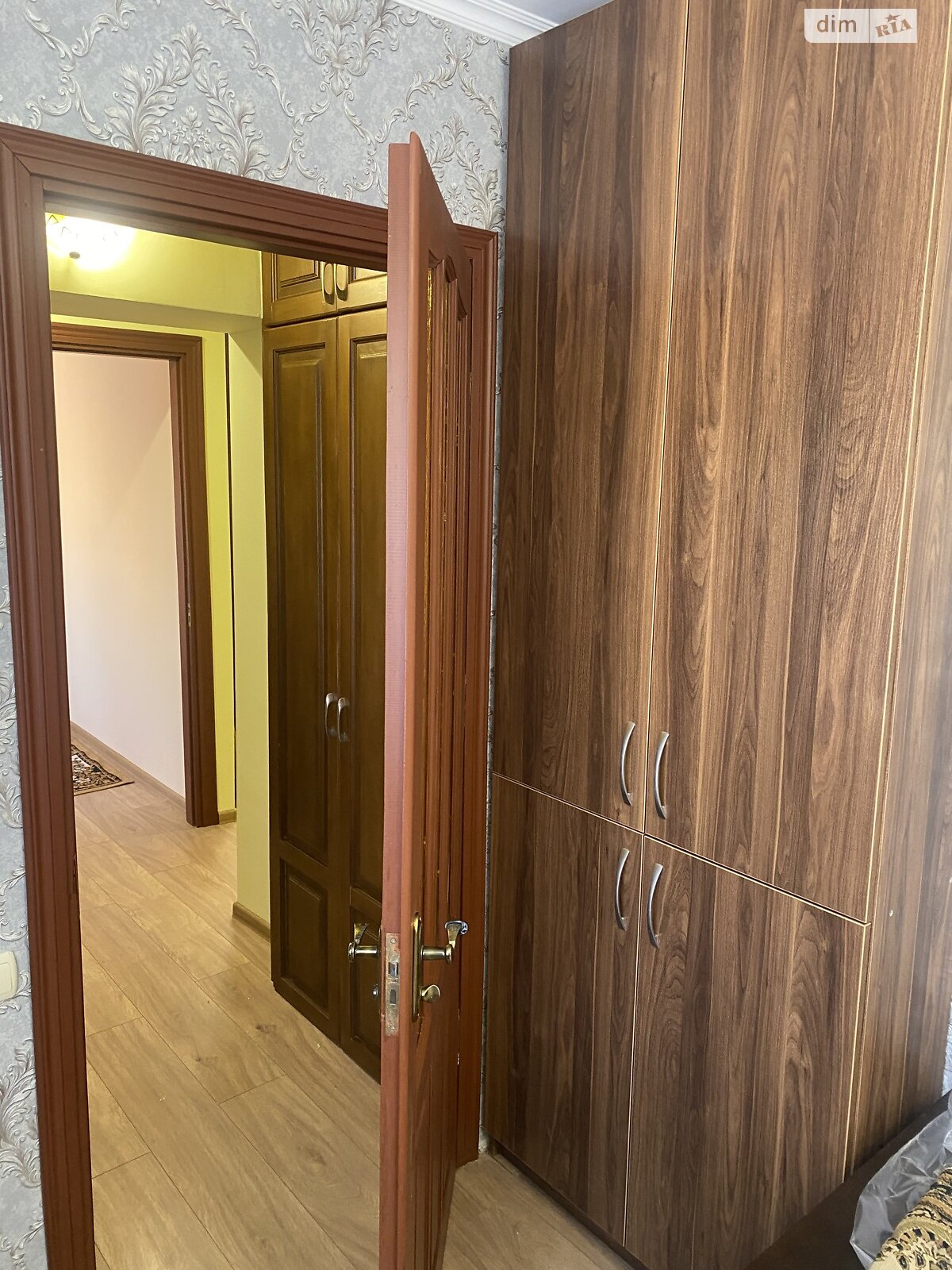 трехкомнатная квартира в Тернополе, район Центр, на ул. Русская 9 в аренду на долгий срок помесячно фото 1 трехкомнатная квартира в Тернополе, район Центр, на ул. Русская 9 в аренду на долгий срок помесячно фото 1