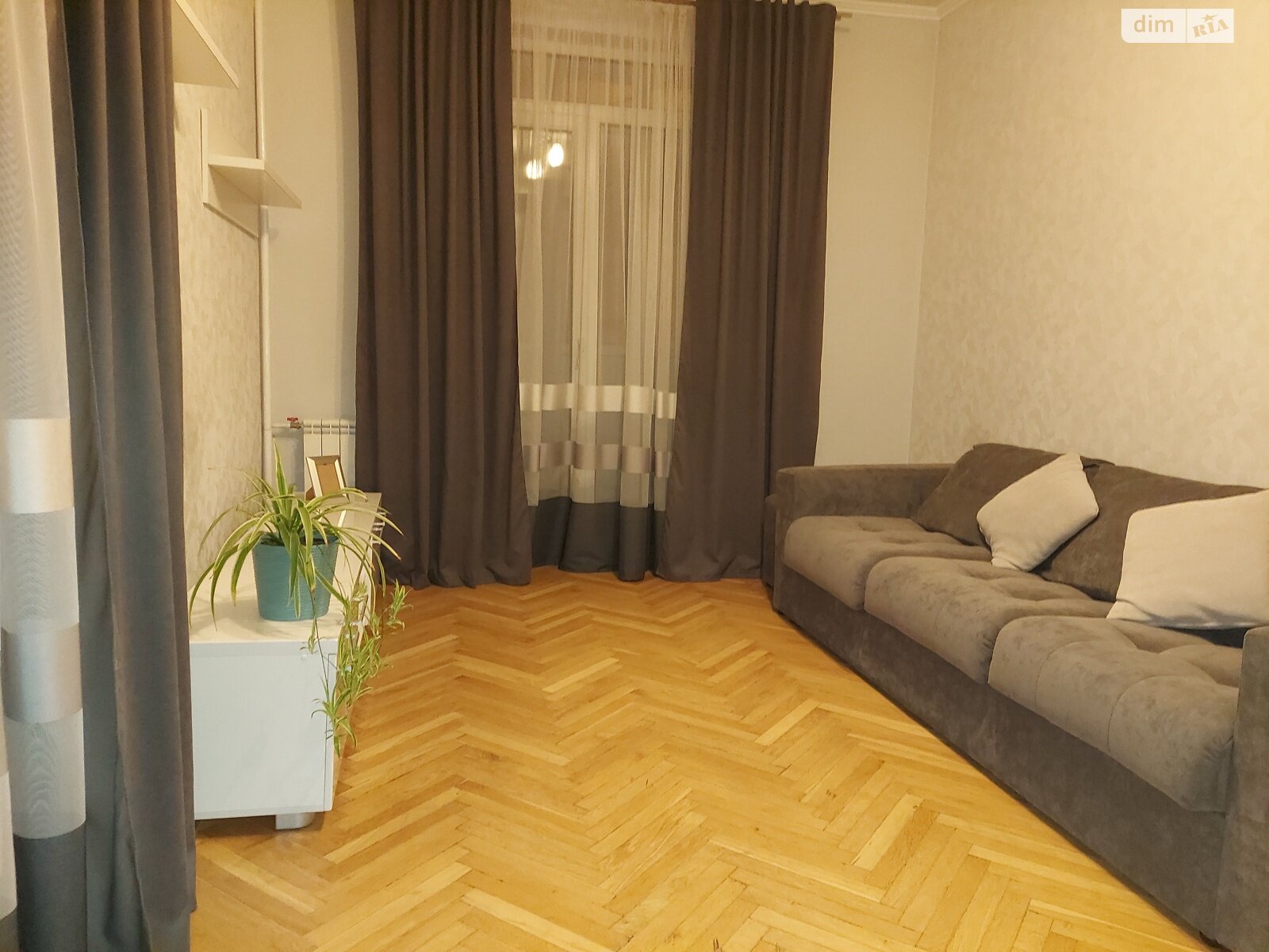 трехкомнатная квартира в Тернополе, район Центр, на ул. Русская в аренду на долгий срок помесячно фото 1 трехкомнатная квартира в Тернополе, район Центр, на ул. Русская в аренду на долгий срок помесячно фото 1