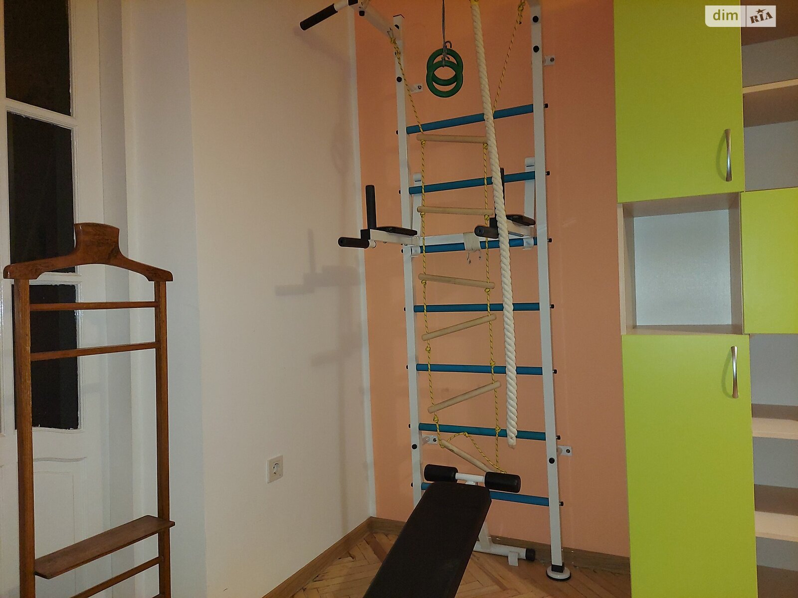 трехкомнатная квартира в Тернополе, район Центр, на ул. Русская в аренду на долгий срок помесячно фото 1 трехкомнатная квартира в Тернополе, район Центр, на ул. Русская в аренду на долгий срок помесячно фото 1