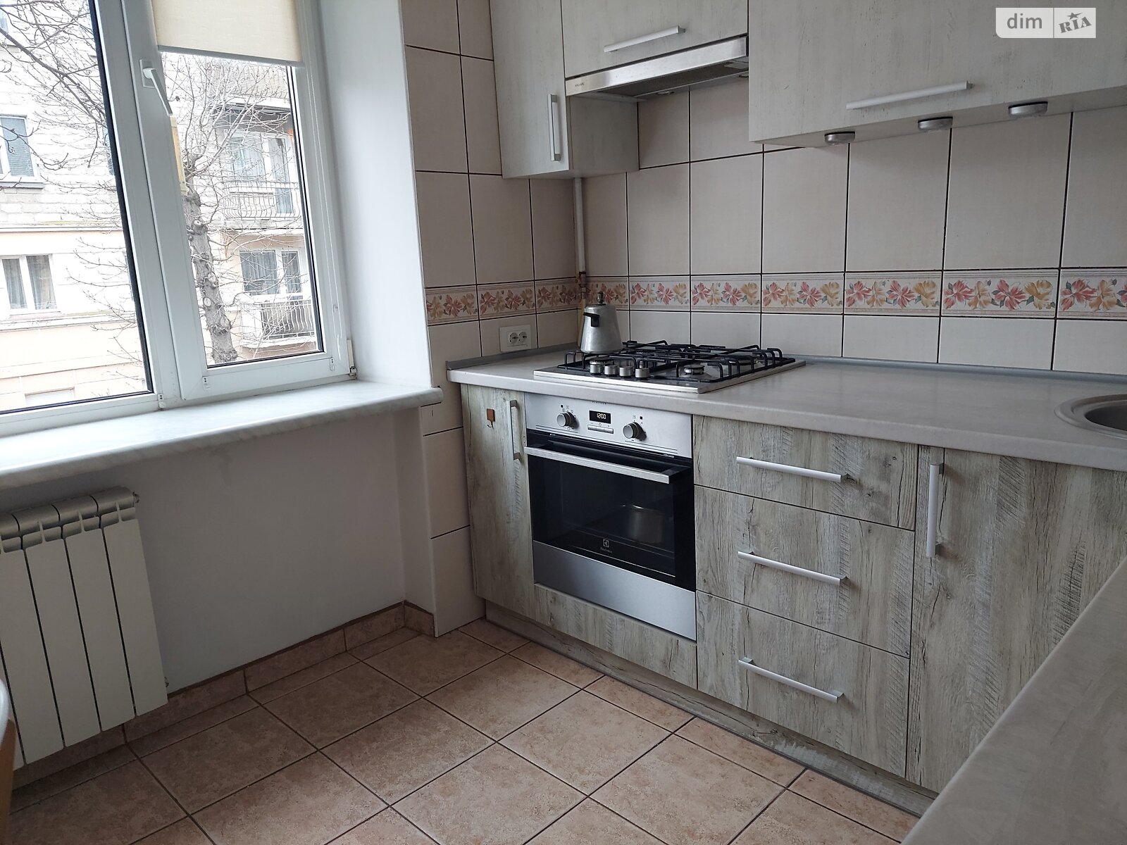 трехкомнатная квартира в Тернополе, район Центр, на ул. Русская в аренду на долгий срок помесячно фото 1