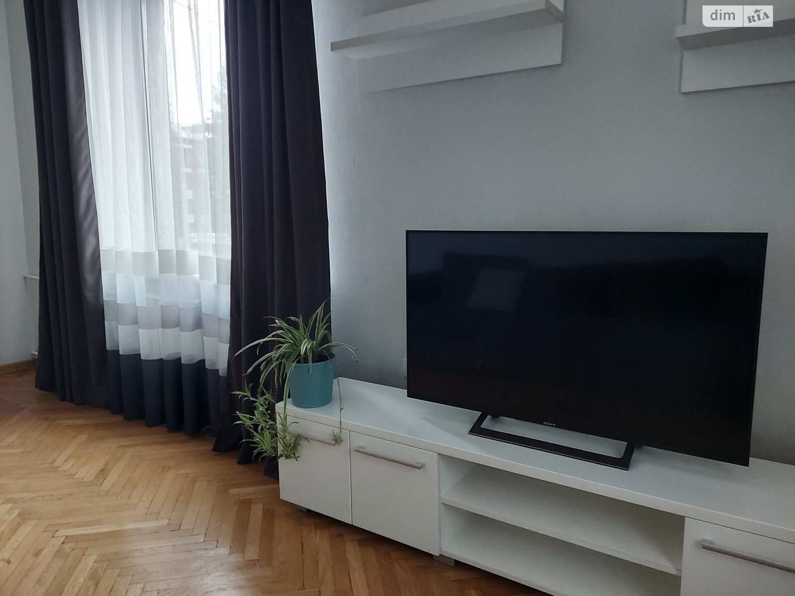 трехкомнатная квартира в Тернополе, район Центр, на ул. Русская в аренду на долгий срок помесячно фото 1