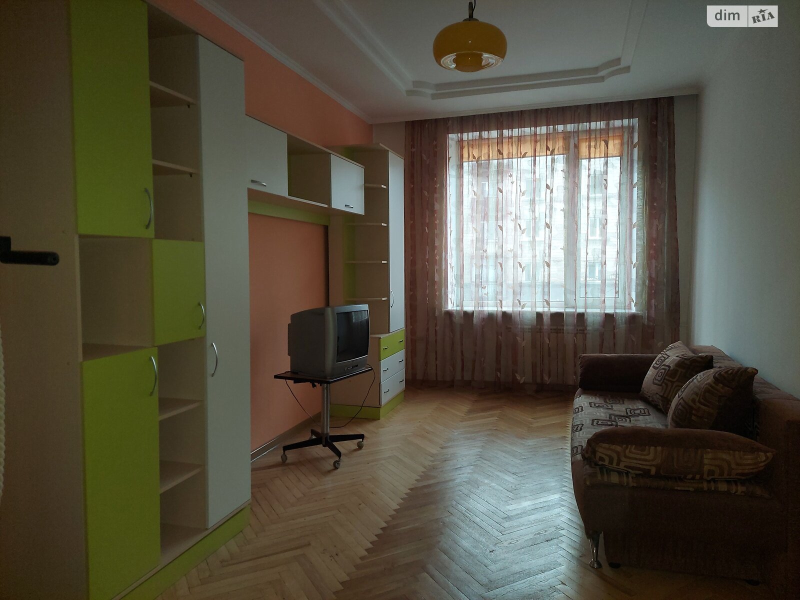 трехкомнатная квартира в Тернополе, район Центр, на ул. Русская в аренду на долгий срок помесячно фото 1