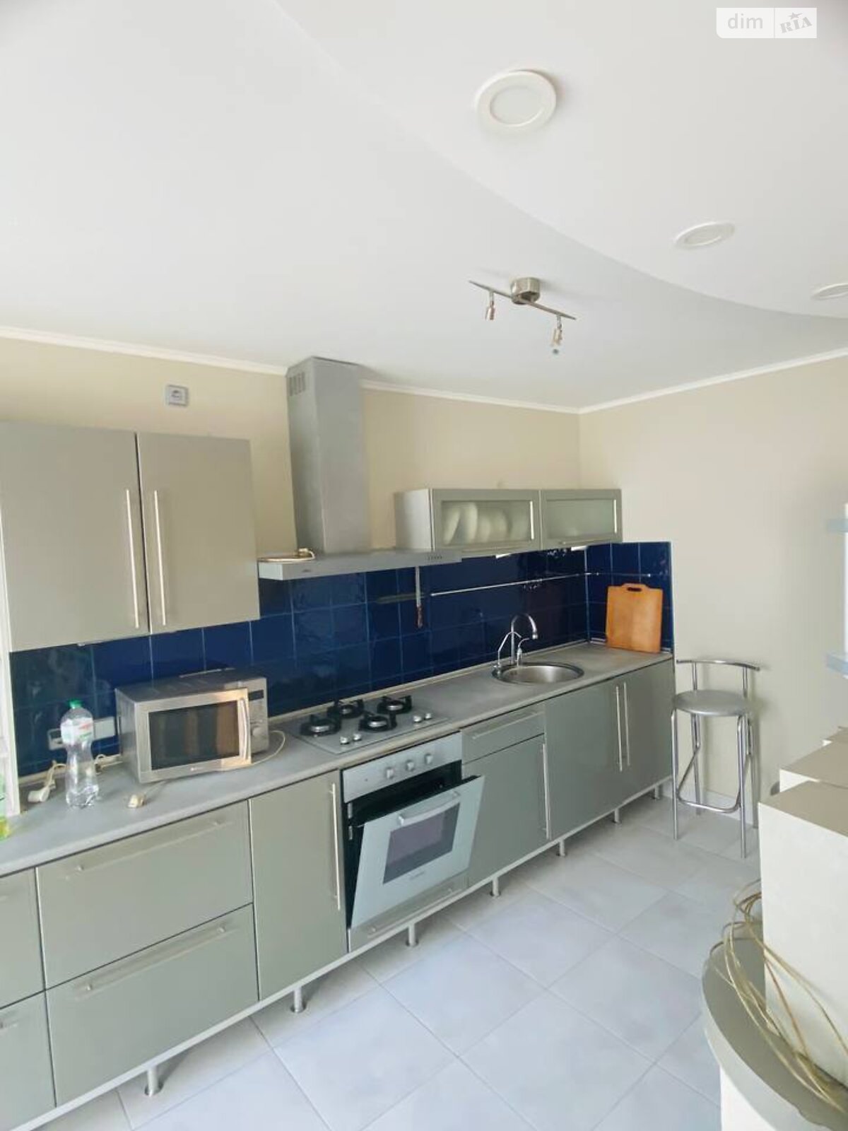 трехкомнатная квартира в Тернополе, район Центр, на ул. Шептицкого Андрея Митрополита 1 в аренду на долгий срок помесячно фото 1 трехкомнатная квартира в Тернополе, район Центр, на ул. Шептицкого Андрея Митрополита 1 в аренду на долгий срок помесячно фото 1