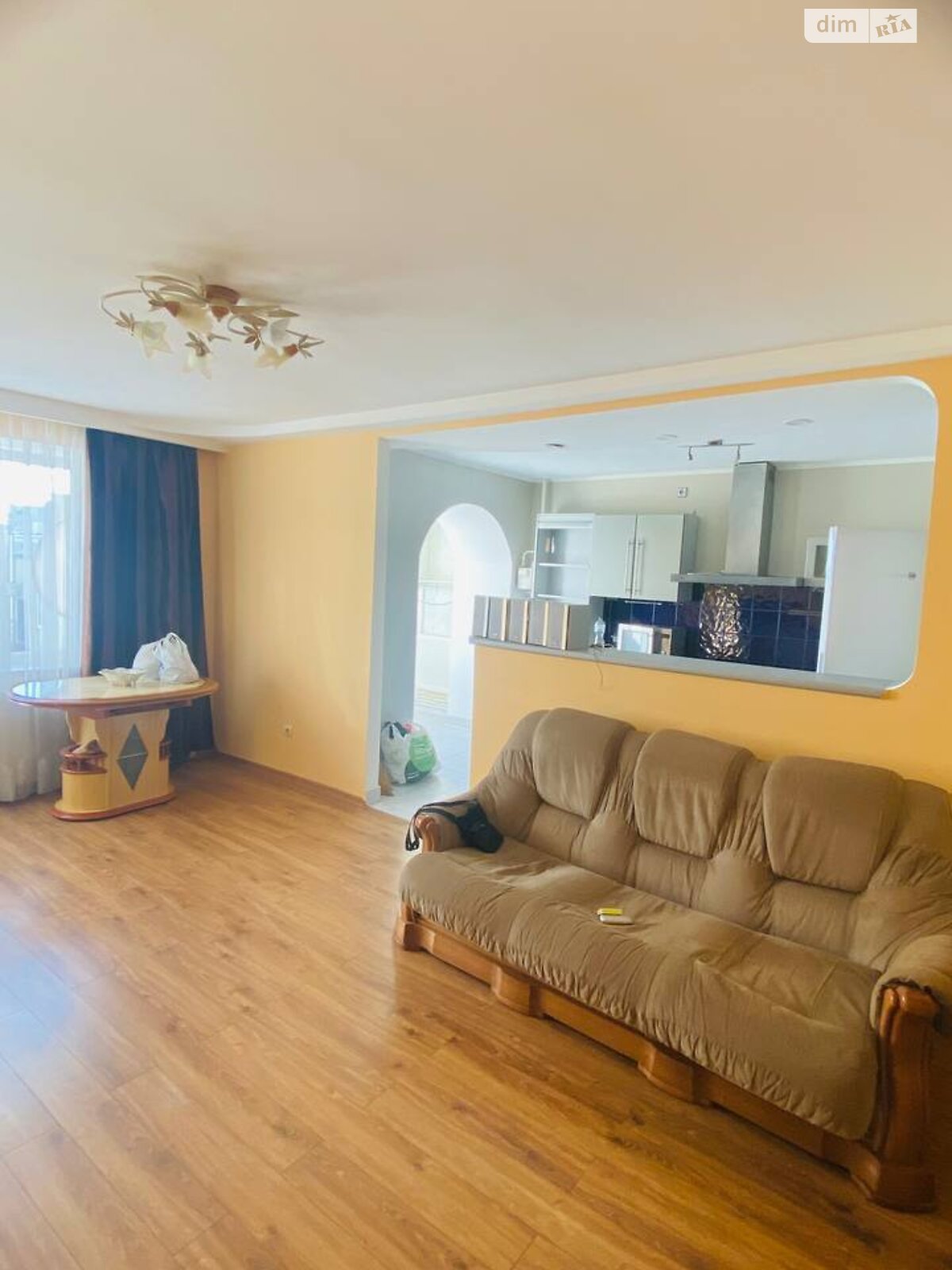 трехкомнатная квартира в Тернополе, район Центр, на ул. Шептицкого Андрея Митрополита 1 в аренду на долгий срок помесячно фото 1 трехкомнатная квартира в Тернополе, район Центр, на ул. Шептицкого Андрея Митрополита 1 в аренду на долгий срок помесячно фото 1