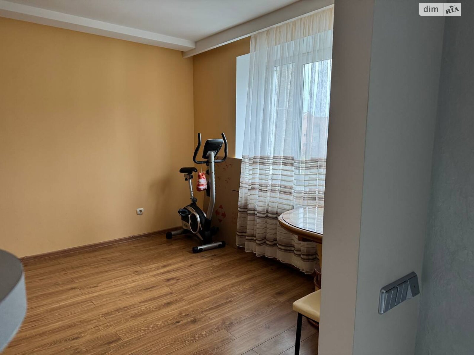 трехкомнатная квартира в Тернополе, район Центр, на ул. Шептицкого Андрея Митрополита 1 в аренду на долгий срок помесячно фото 1 трехкомнатная квартира в Тернополе, район Центр, на ул. Шептицкого Андрея Митрополита 1 в аренду на долгий срок помесячно фото 1