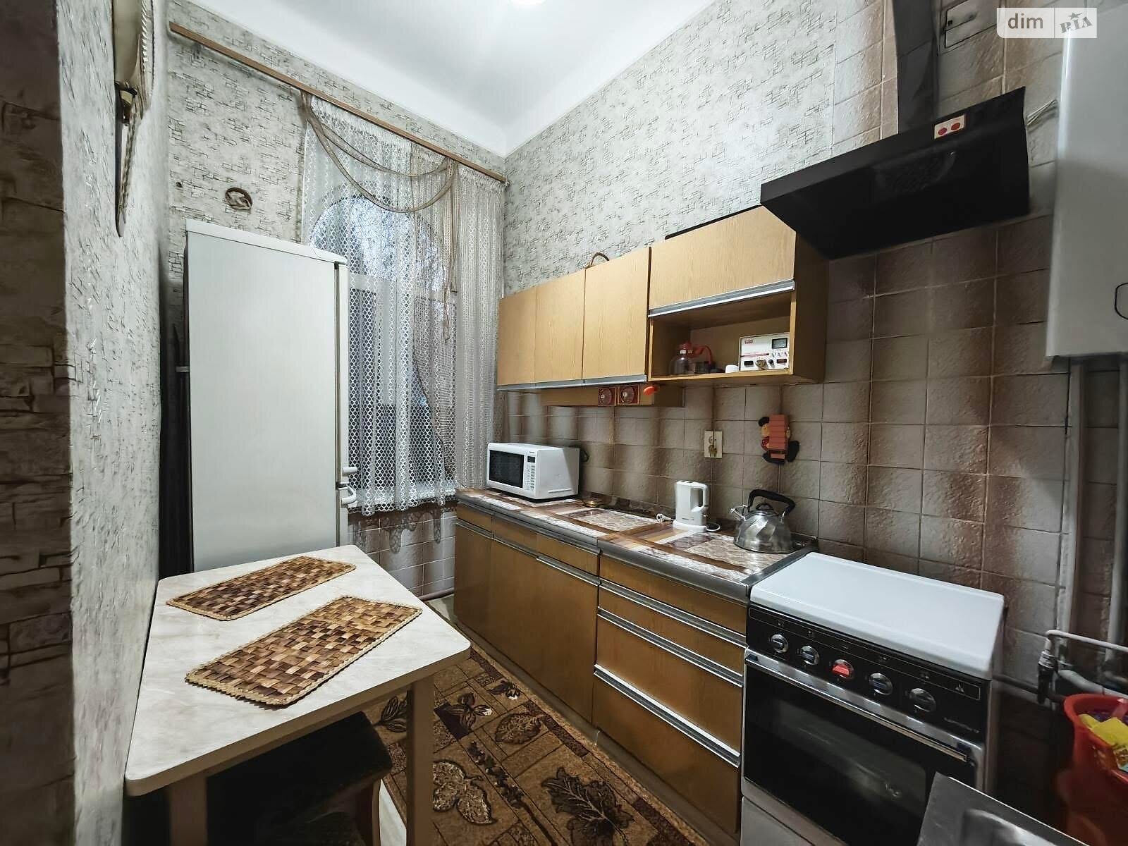 двухкомнатная квартира в Тернополе, район Центр, на бул. Шевченко Тараса в аренду на долгий срок помесячно фото 1