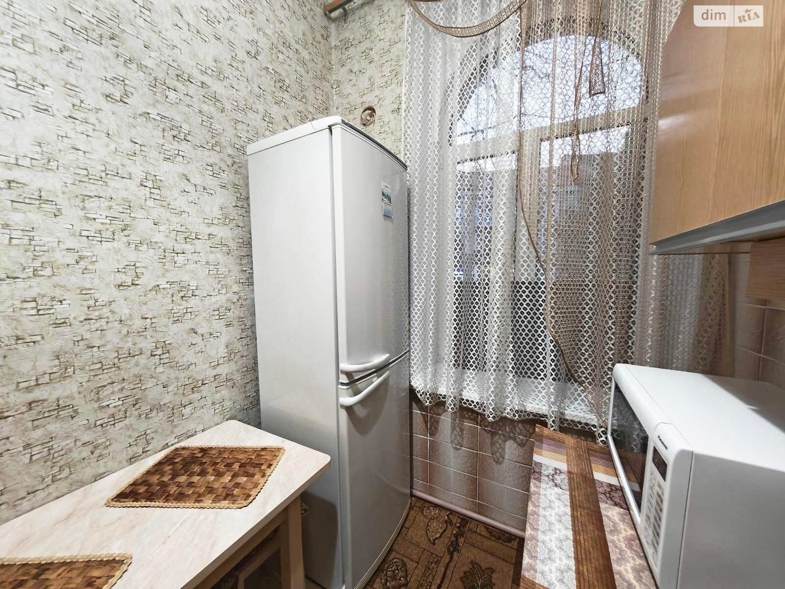 двухкомнатная квартира в Тернополе, район Центр, на бул. Шевченко Тараса в аренду на долгий срок помесячно фото 1