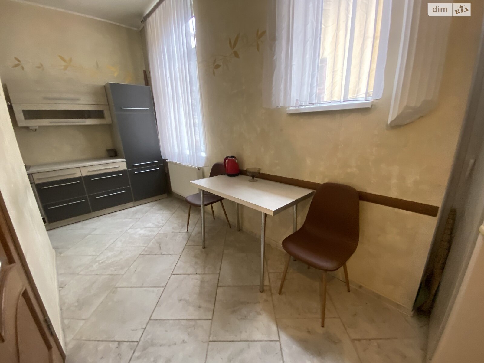 двокімнатна квартира в Тернополі, район Центр, на вул. Валова в довготривалу оренду помісячно фото 1 двокімнатна квартира в Тернополі, район Центр, на вул. Валова в довготривалу оренду помісячно фото 1