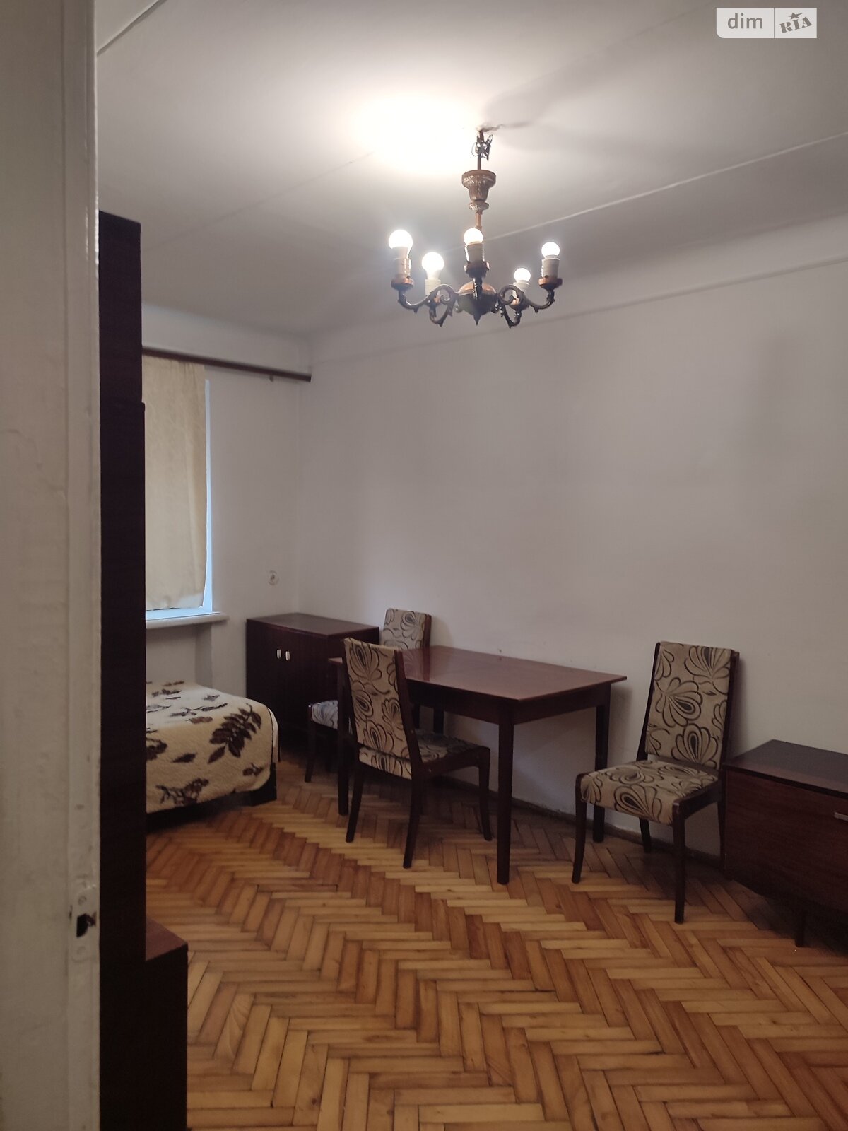 трехкомнатная квартира в Тернополе, район Центр, на ул. Замкова в аренду на долгий срок помесячно фото 1