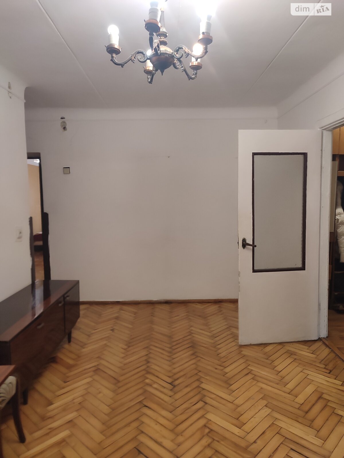 трехкомнатная квартира в Тернополе, район Центр, на ул. Замкова в аренду на долгий срок помесячно фото 1