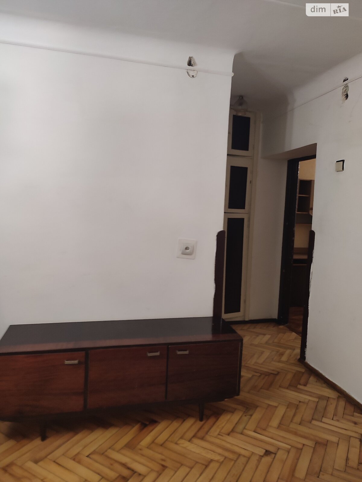 трехкомнатная квартира в Тернополе, район Центр, на ул. Замкова в аренду на долгий срок помесячно фото 1