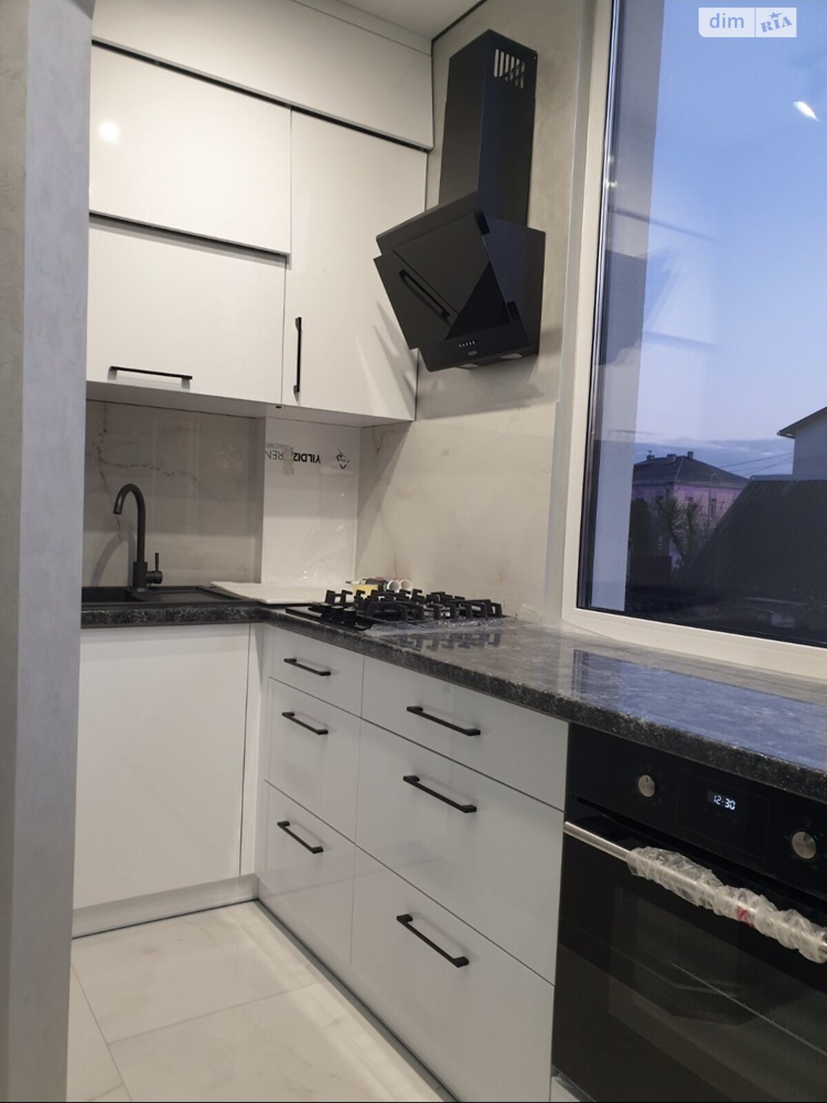 однокомнатная квартира в Тернополе, район Центр, на ул. Зеленая 3 в аренду на долгий срок помесячно фото 1 однокомнатная квартира в Тернополе, район Центр, на ул. Зеленая 3 в аренду на долгий срок помесячно фото 1