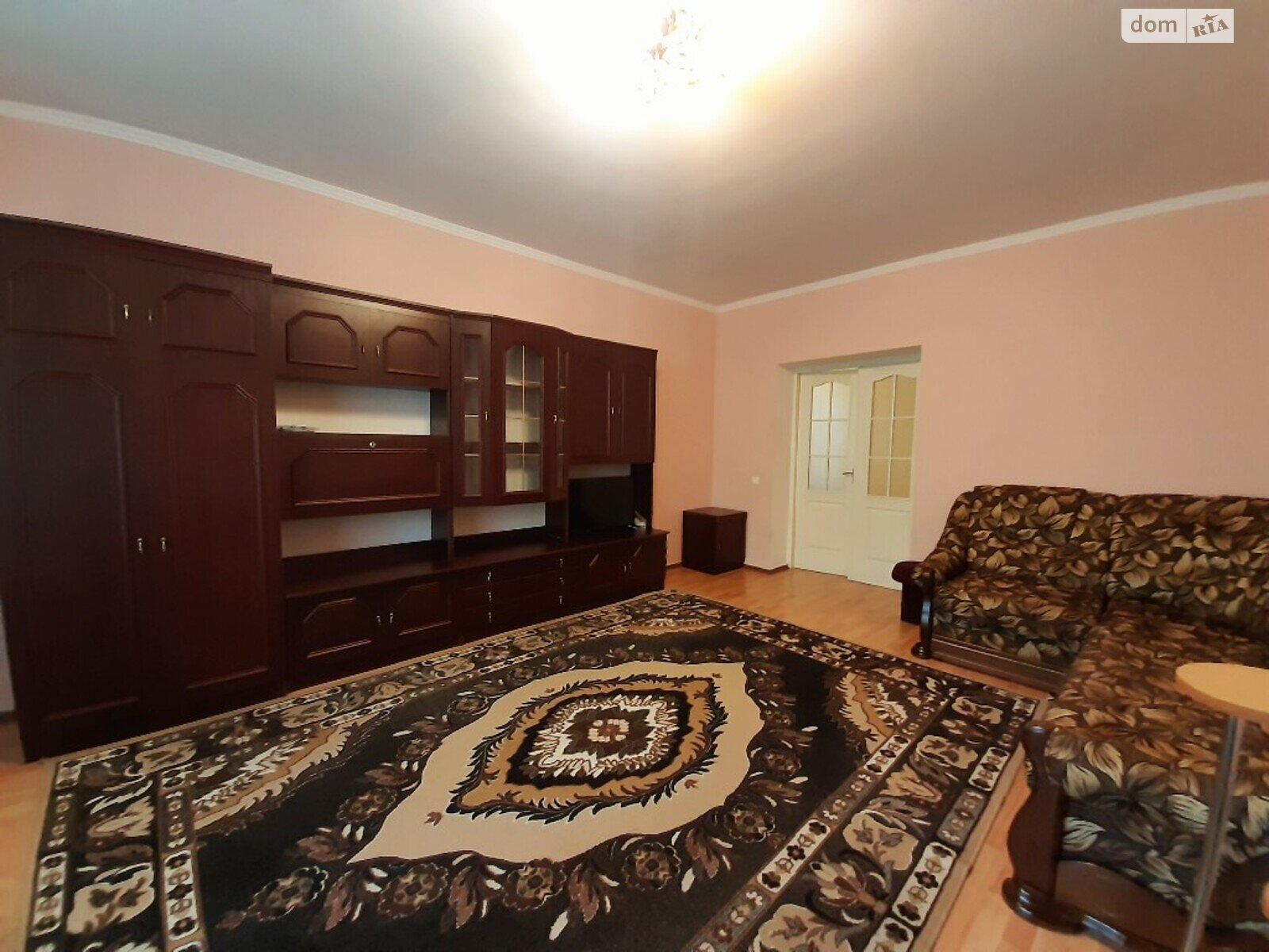 трехкомнатная квартира с мебелью в Тернополе, район Восточный, на ул. Довженко Александра в аренду на долгий срок помесячно фото 1