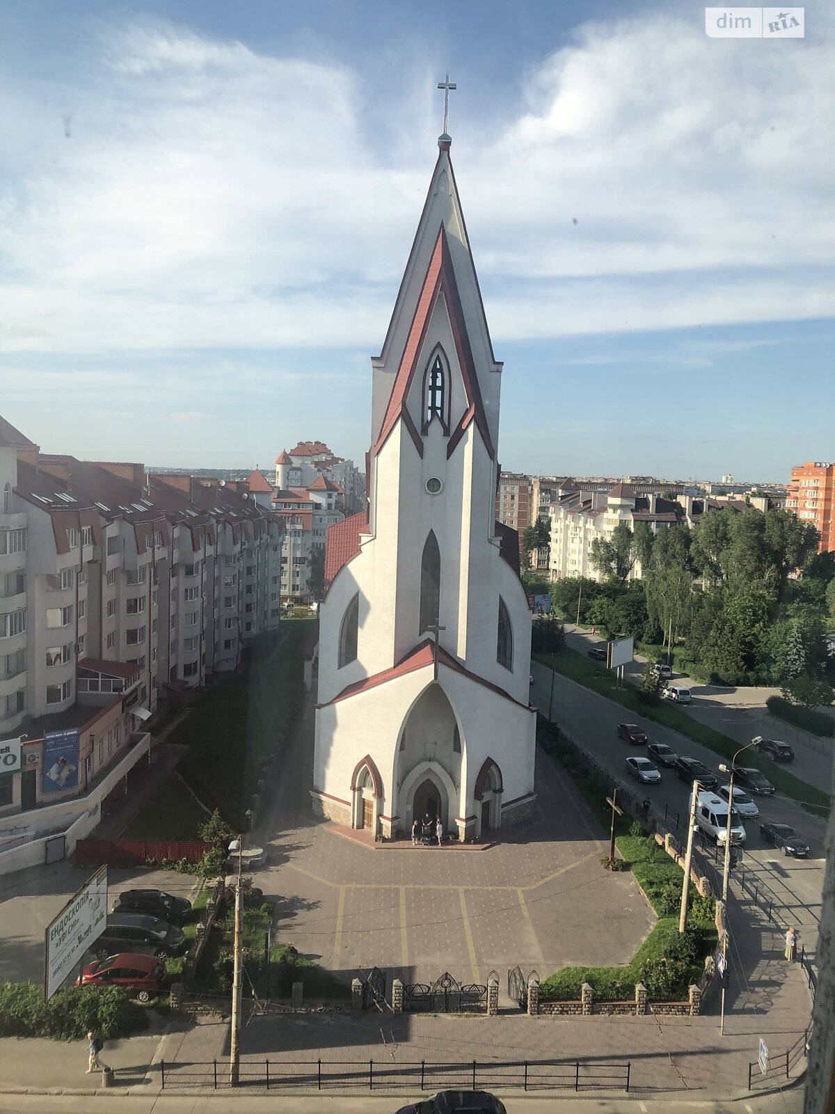 трехкомнатная квартира в Тернополе, район Восточный, на просп. Бандеры Степана в аренду на долгий срок помесячно фото 1