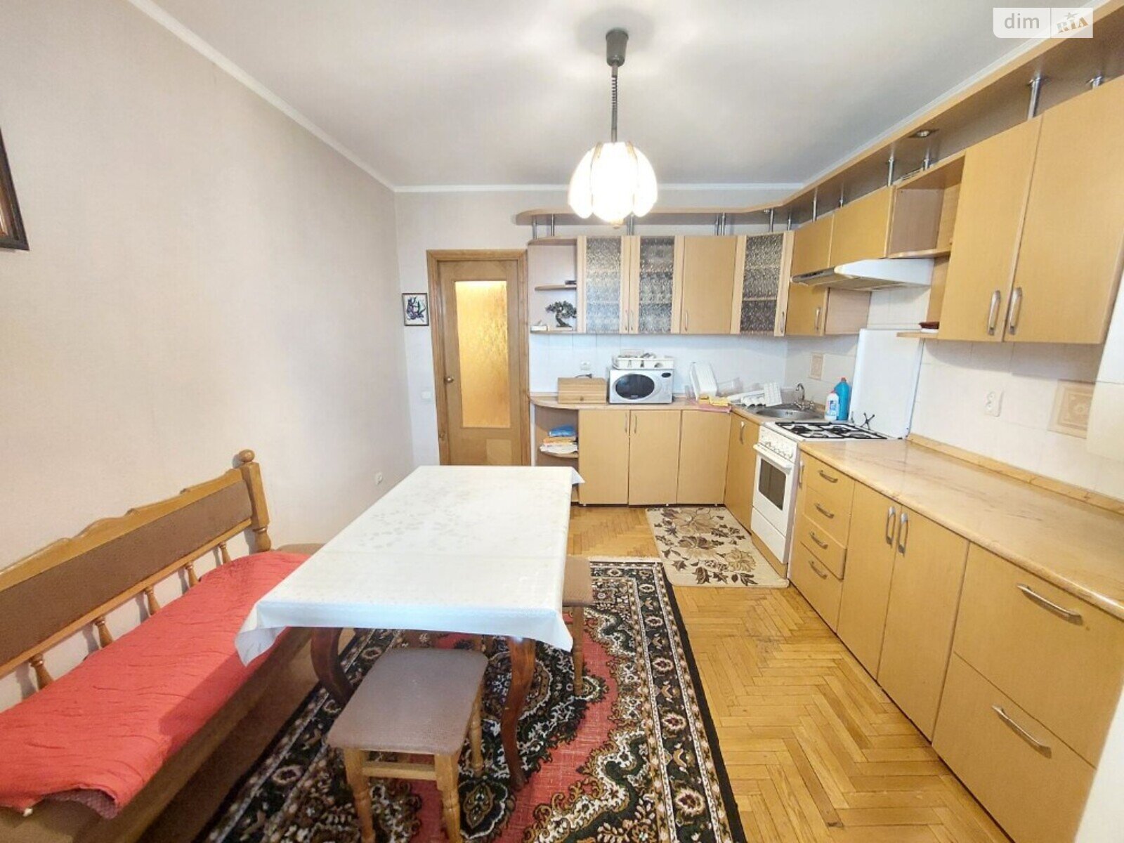 трехкомнатная квартира с мебелью в Тернополе, район Восточный, на ул. Довженко Александра в аренду на долгий срок помесячно фото 1