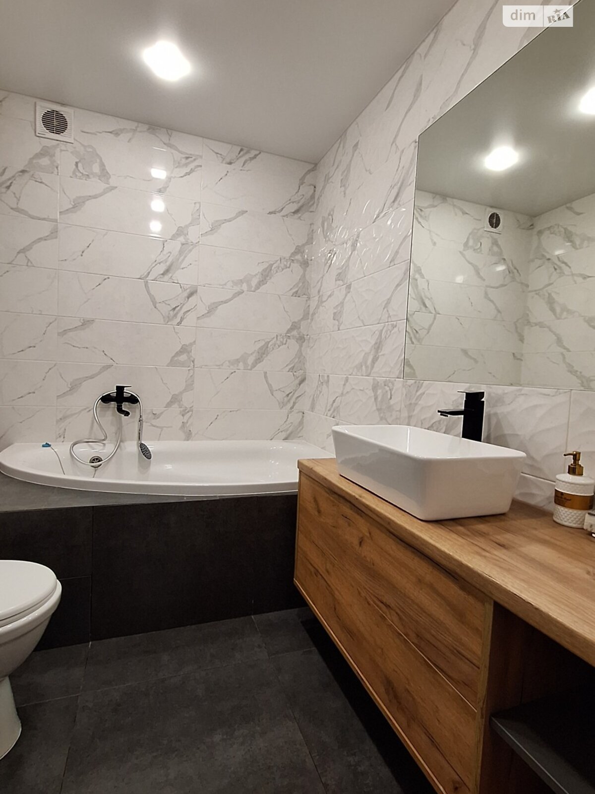 однокімнатна квартира в Тернополі, район Східний, на вул. Довженка Олександра 24 в довготривалу оренду помісячно фото 1 однокімнатна квартира в Тернополі, район Східний, на вул. Довженка Олександра 24 в довготривалу оренду помісячно фото 1