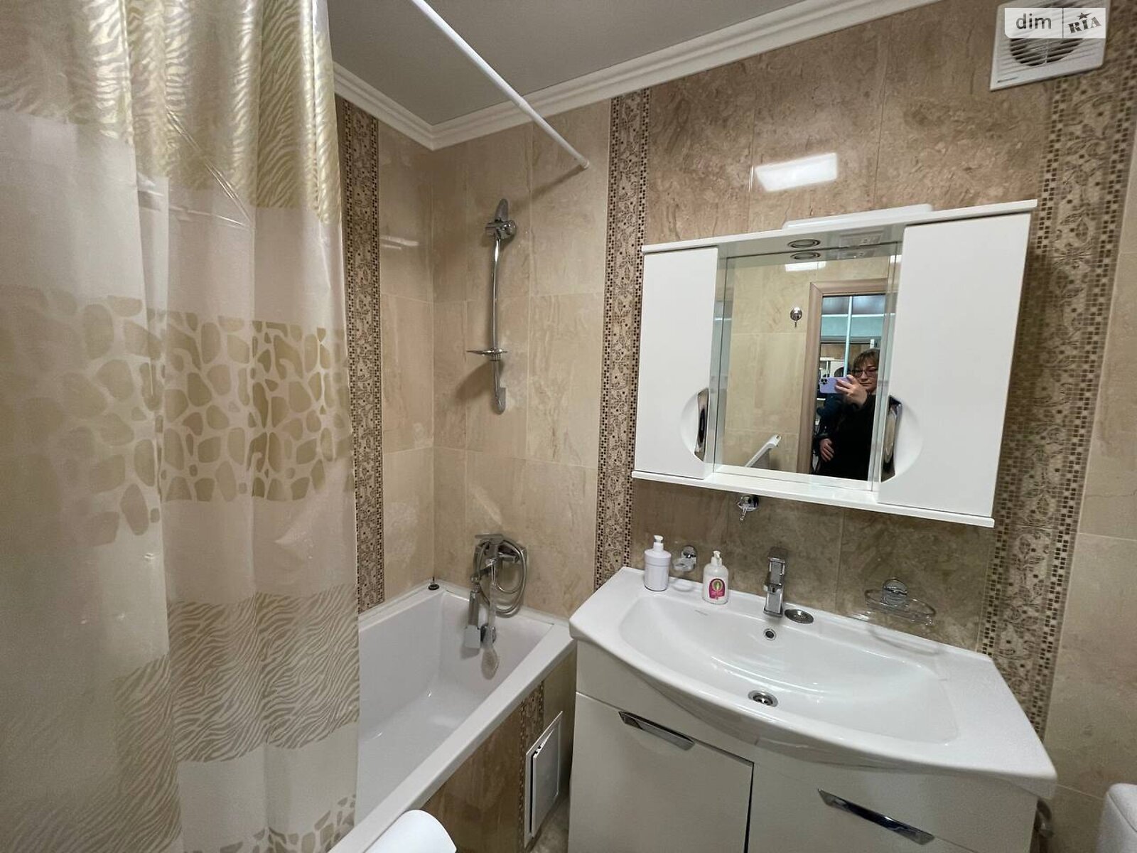 однокомнатная квартира в Тернополе, район Восточный, на ул. Довженко Александра 22 в аренду на долгий срок помесячно фото 1