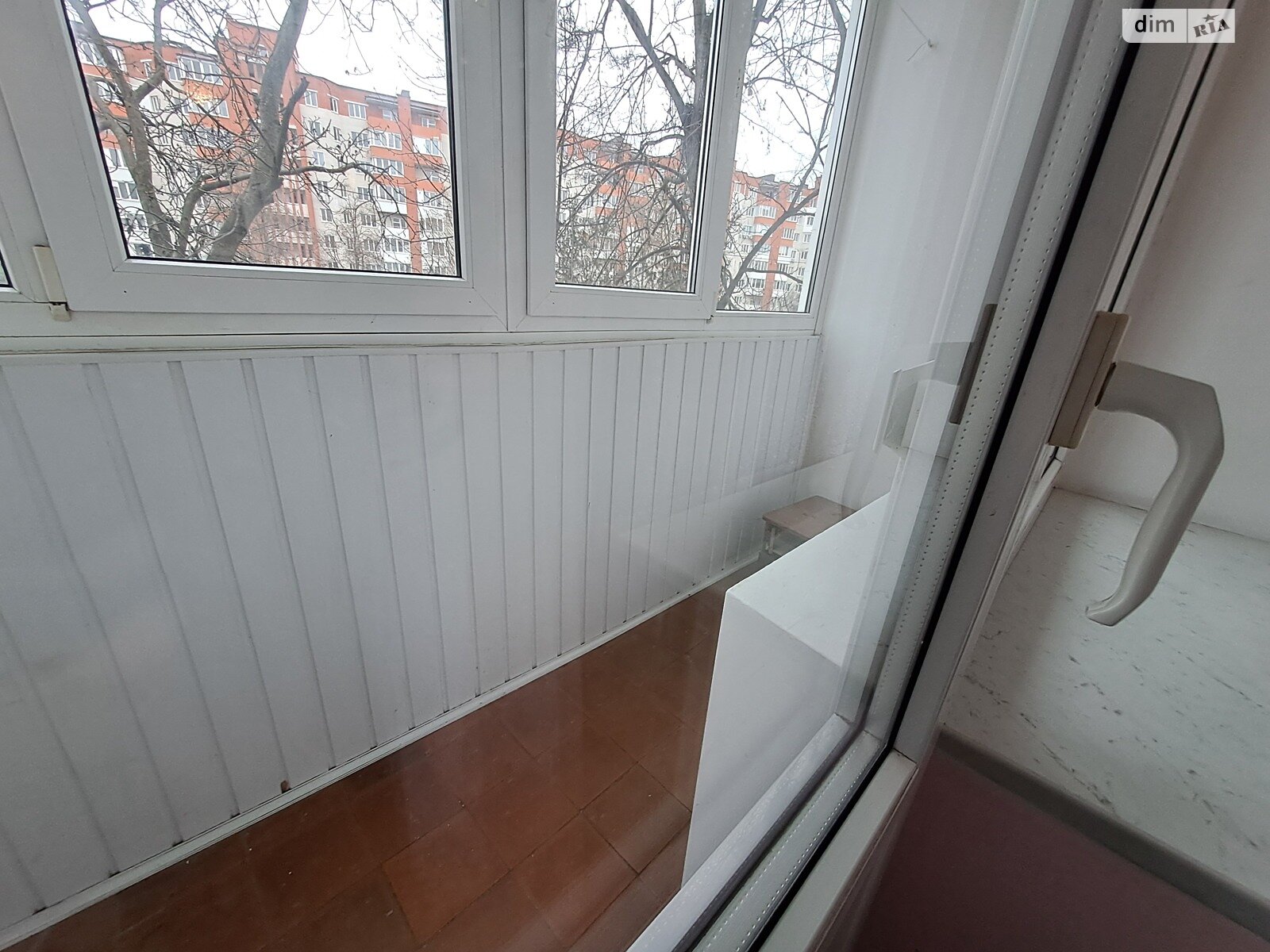 трехкомнатная квартира в Тернополе, район Восточный, на ул. Довженко Александра в аренду на долгий срок помесячно фото 1