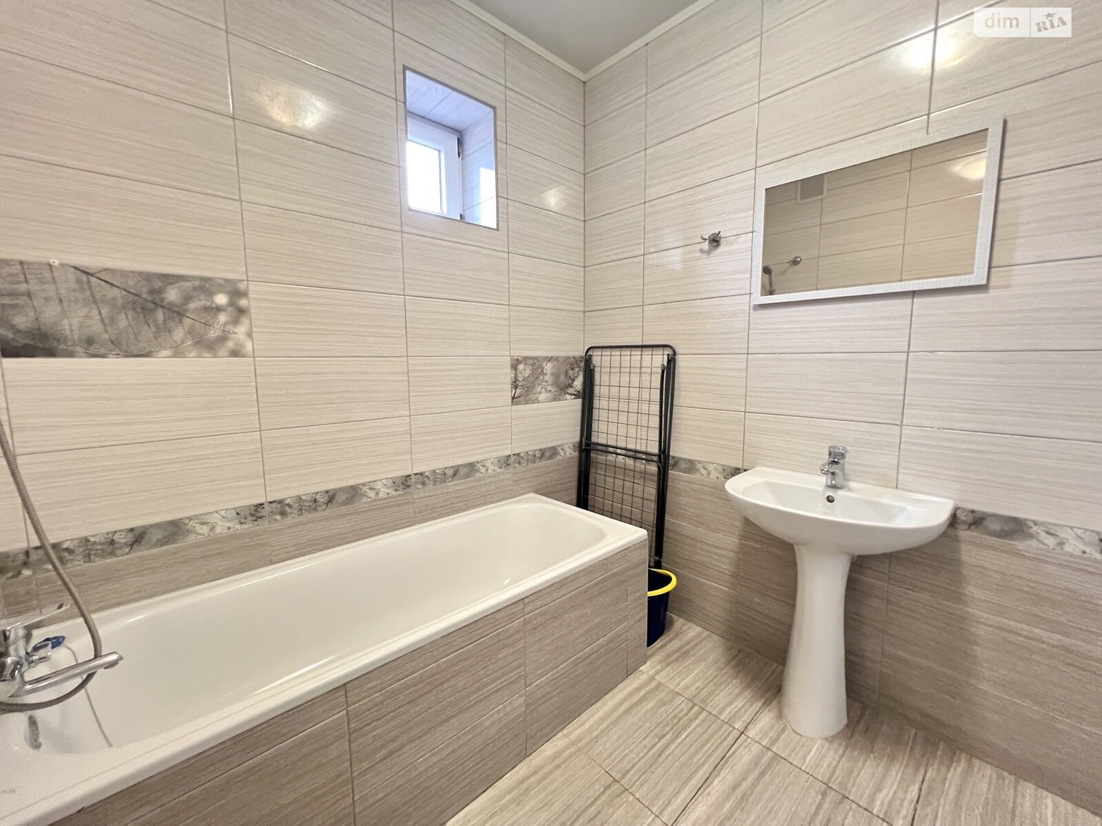 трикімнатна квартира в Тернополі, район Східний, на вул. Глибока в довготривалу оренду помісячно фото 1