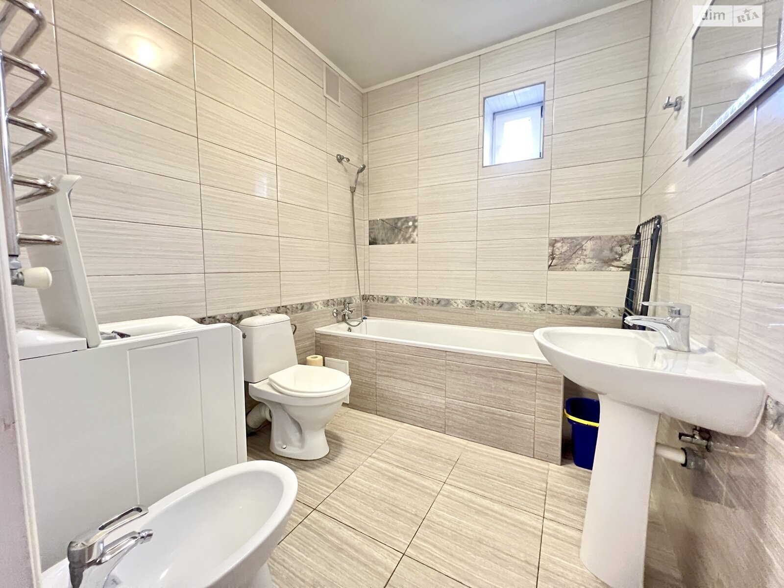 трикімнатна квартира в Тернополі, район Східний, на вул. Глибока в довготривалу оренду помісячно фото 1