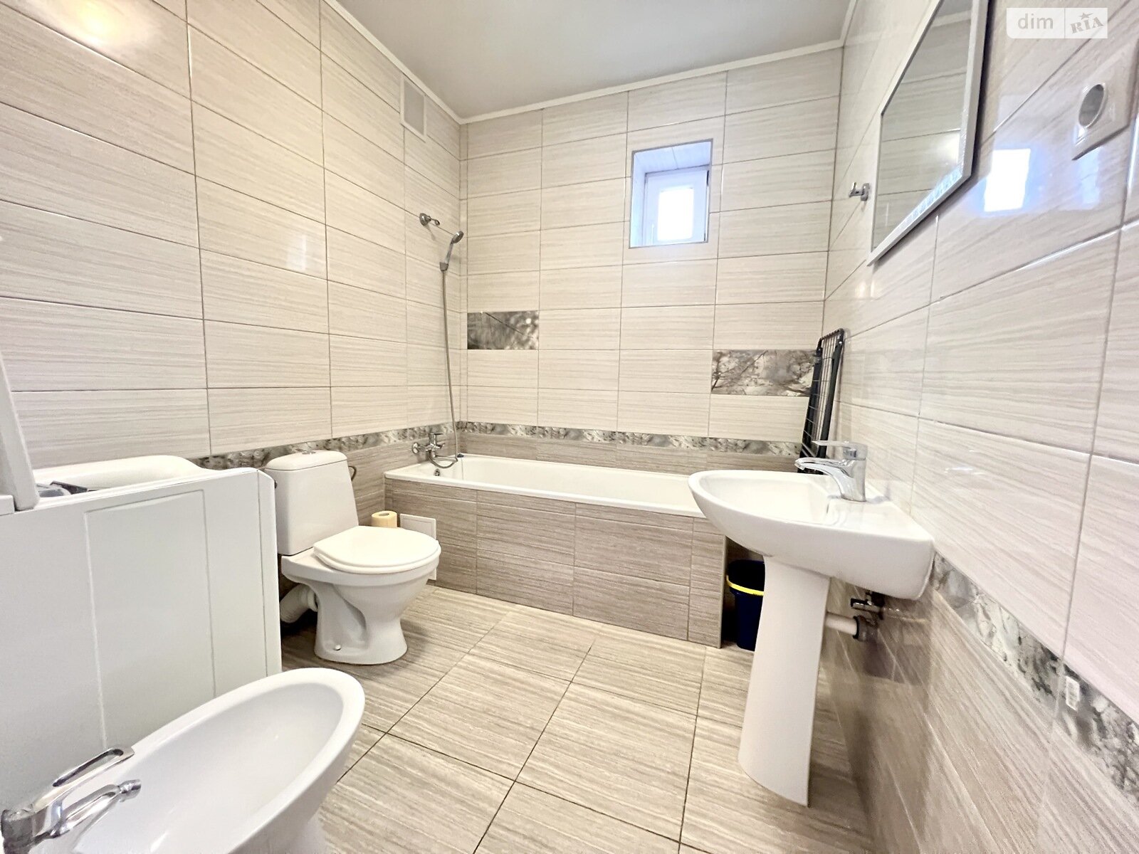 трикімнатна квартира в Тернополі, район Східний, на вул. Глибока в довготривалу оренду помісячно фото 1