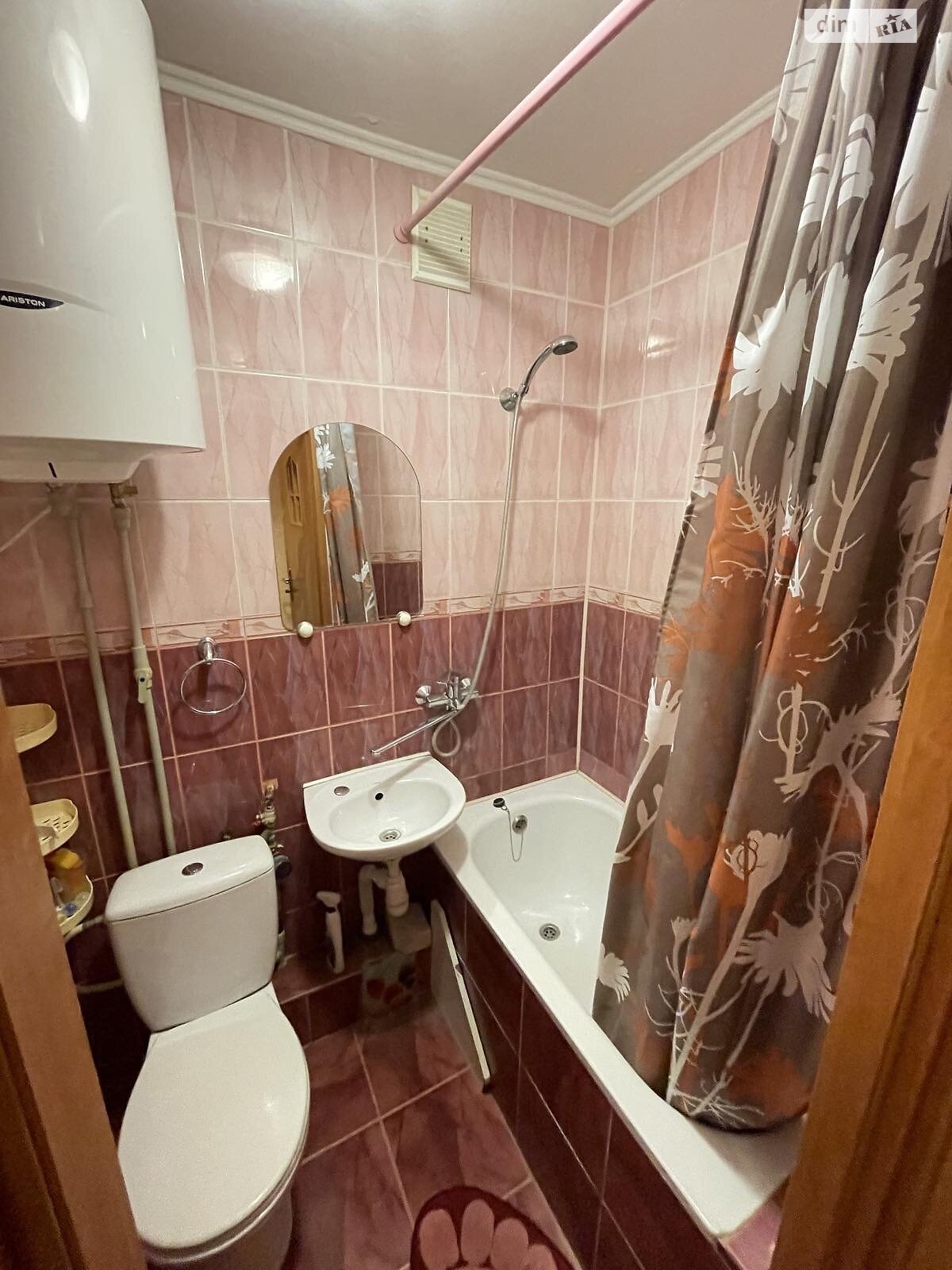 однокомнатная квартира в Тернополе, район Восточный, на ул. Савуры Клима в аренду на долгий срок помесячно фото 1