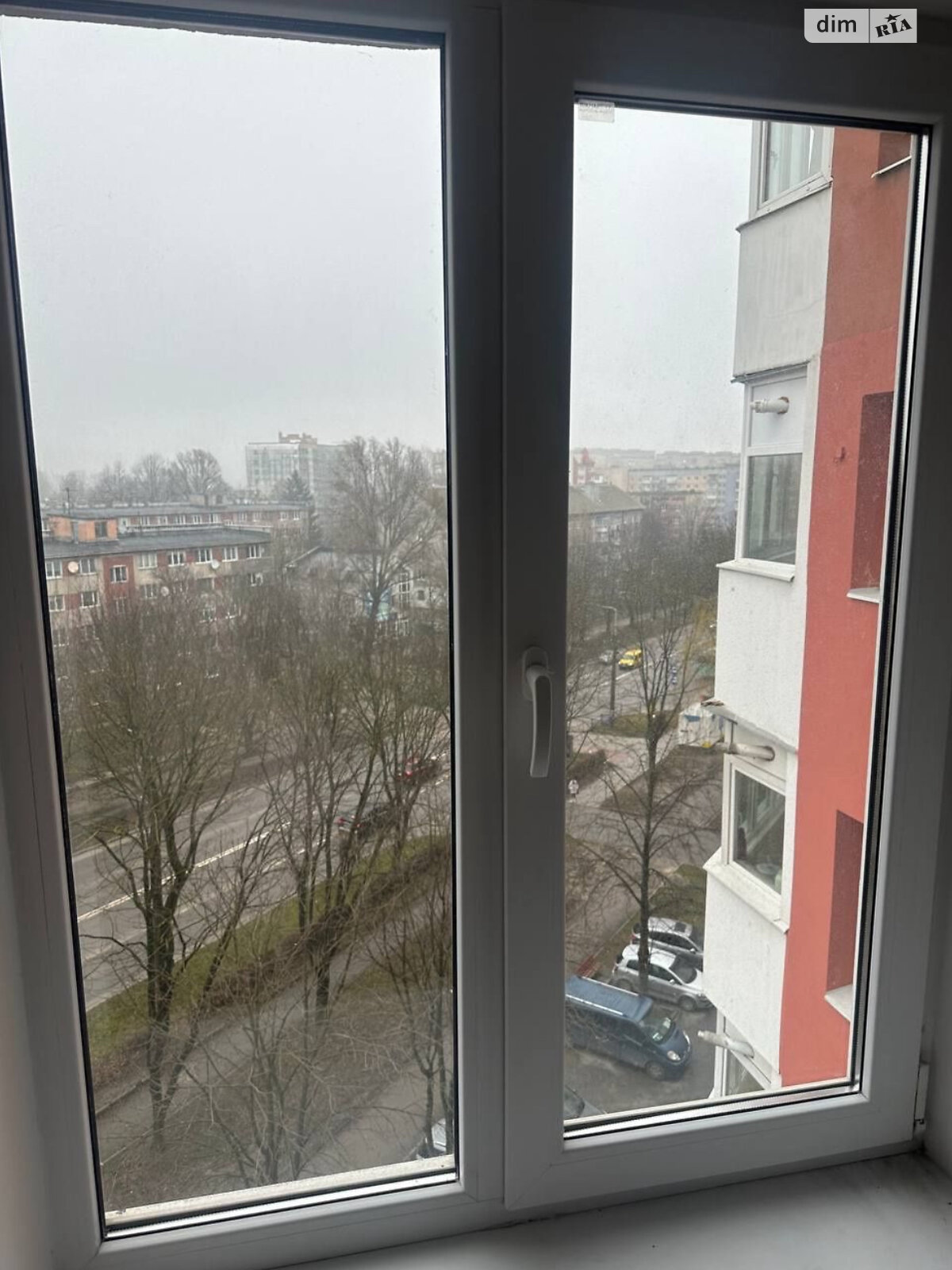 трикімнатна квартира в Тернополі, на просп. Злуки в довготривалу оренду помісячно фото 1