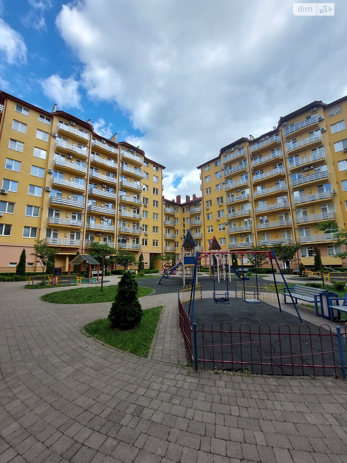 однокімнатна квартира в Ужгороді, на вул. Богомольця в довготривалу оренду помісячно фото 1 однокімнатна квартира в Ужгороді, на вул. Богомольця в довготривалу оренду помісячно фото 1