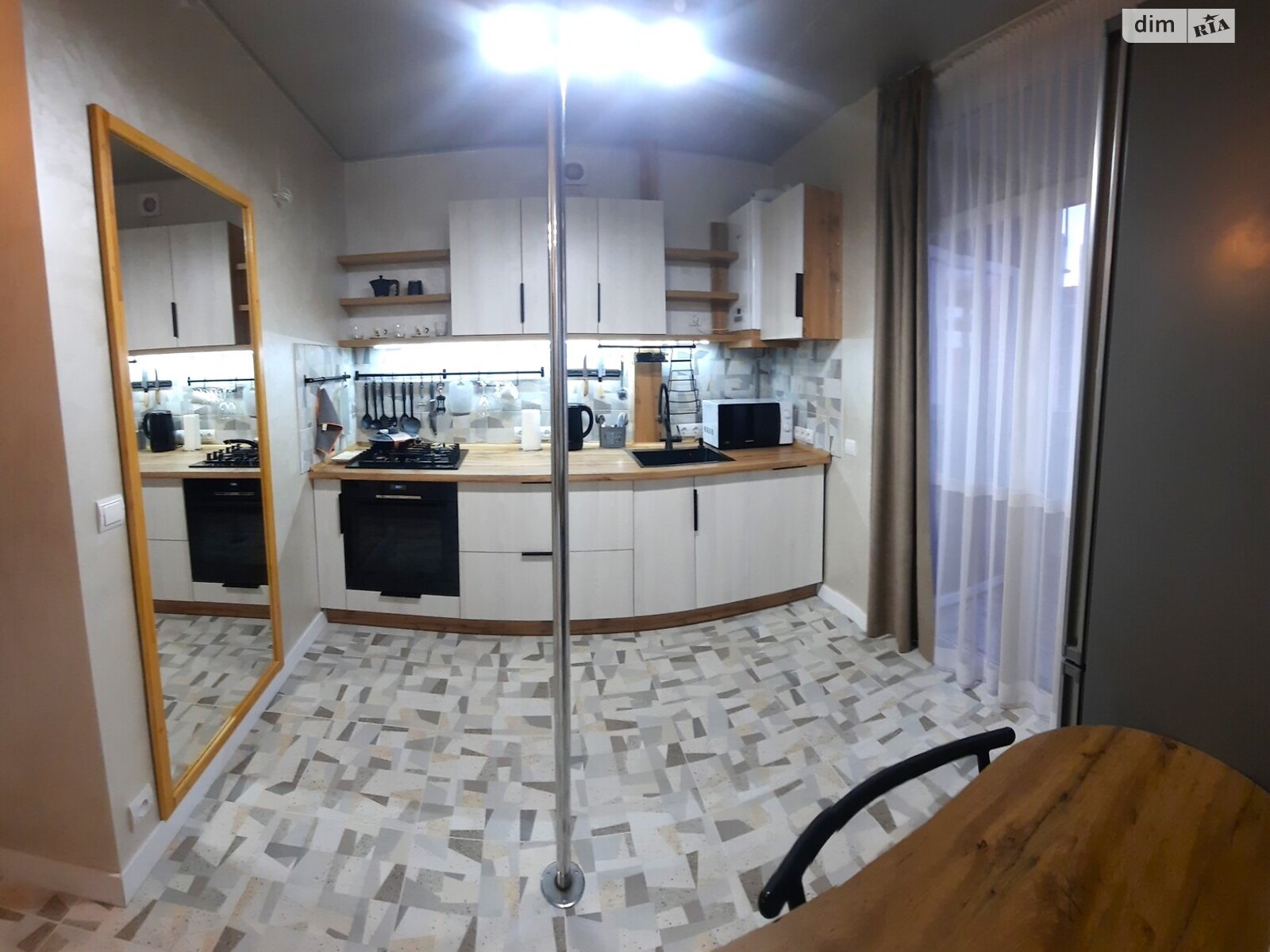 однокімнатна квартира з ремонтом в Ужгороді, район Боздош, на вул. Анатолія Тегзи 23 в довготривалу оренду помісячно фото 1 однокімнатна квартира з ремонтом в Ужгороді, район Боздош, на вул. Анатолія Тегзи 23 в довготривалу оренду помісячно фото 1