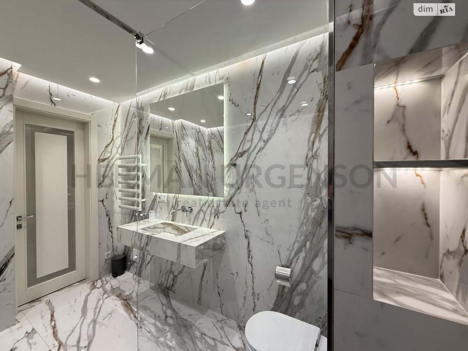 однокомнатная квартира в Ужгороде, район Боздош, на наб. Славянская 25 в аренду на долгий срок помесячно фото 1 однокомнатная квартира в Ужгороде, район Боздош, на наб. Славянская 25 в аренду на долгий срок помесячно фото 1