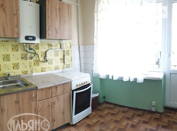 трехкомнатная квартира с мебелью в Ужгороде, на ул. Грушевского в аренду на долгий срок помесячно фото 1 трехкомнатная квартира с мебелью в Ужгороде, на ул. Грушевского в аренду на долгий срок помесячно фото 1