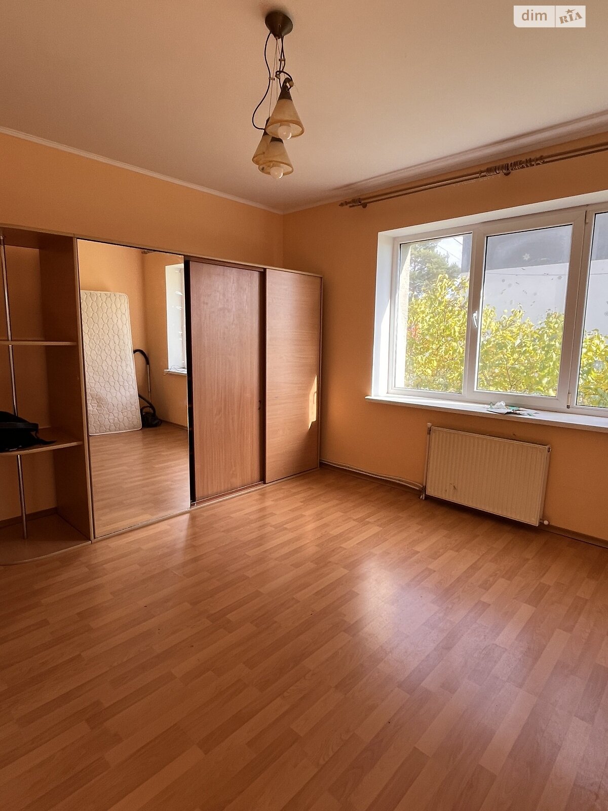 трехкомнатная квартира в Ужгороде, район Кальвария, на ул. Героев в аренду на долгий срок помесячно фото 1 трехкомнатная квартира в Ужгороде, район Кальвария, на ул. Героев в аренду на долгий срок помесячно фото 1