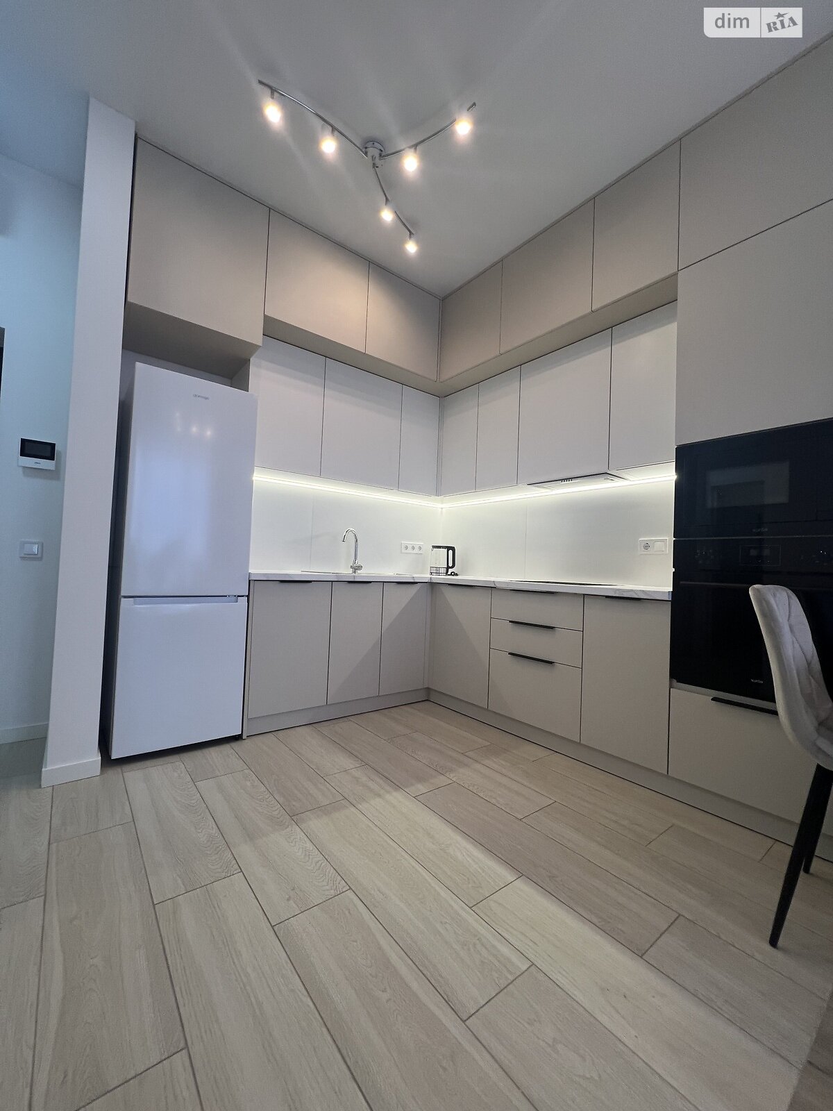 однокімнатна квартира з ремонтом в Ужгороді, на вул. Капушанська в довготривалу оренду помісячно фото 1 однокімнатна квартира з ремонтом в Ужгороді, на вул. Капушанська в довготривалу оренду помісячно фото 1