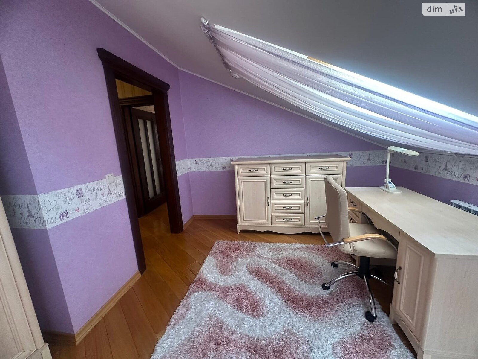 четырехкомнатная квартира в Ужгороде, район Компотный, на ул. Вишневая в аренду на долгий срок помесячно фото 1 четырехкомнатная квартира в Ужгороде, район Компотный, на ул. Вишневая в аренду на долгий срок помесячно фото 1