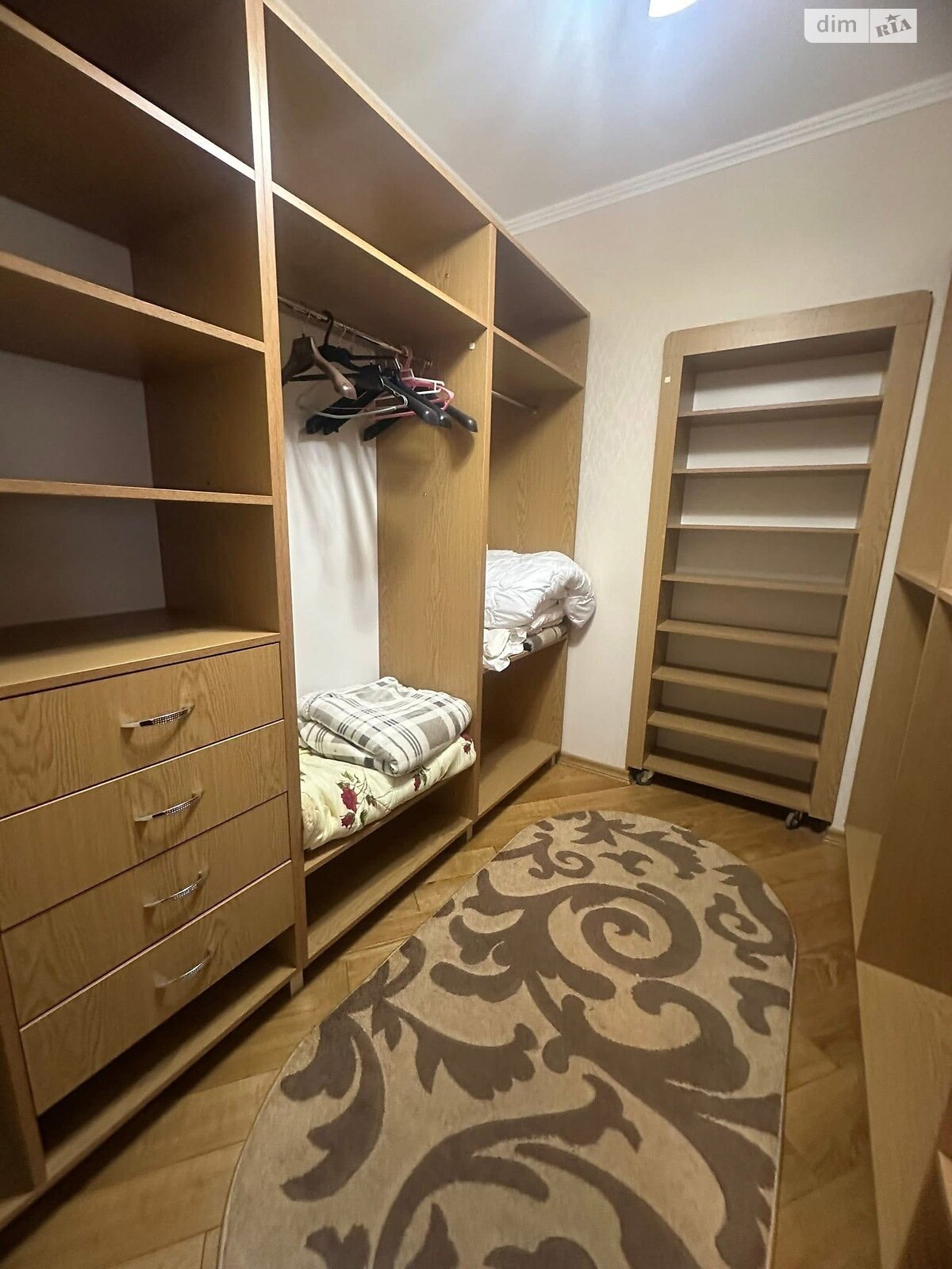 четырехкомнатная квартира в Ужгороде, район Компотный, на ул. Вишневая в аренду на долгий срок помесячно фото 1 четырехкомнатная квартира в Ужгороде, район Компотный, на ул. Вишневая в аренду на долгий срок помесячно фото 1