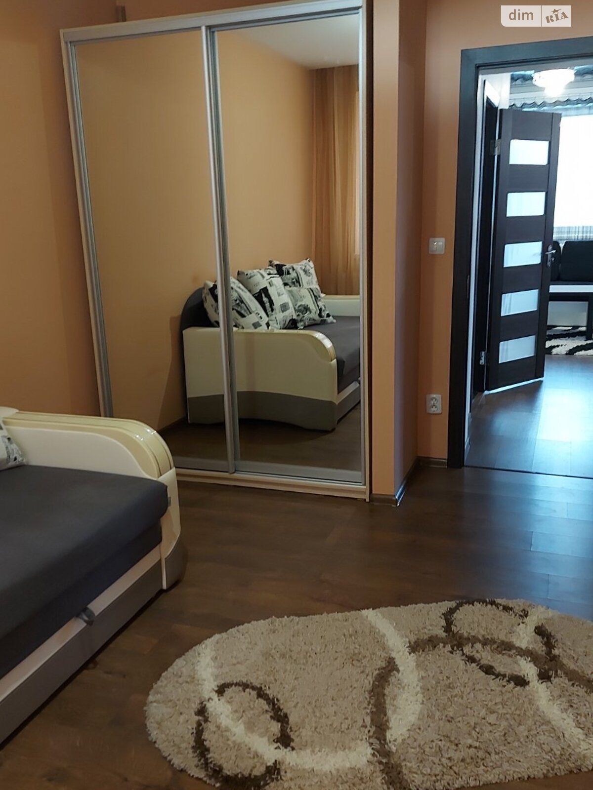 двухкомнатная квартира в Ужгороде, на пер. Леонтовича Николая 8 в аренду на долгий срок помесячно фото 1 двухкомнатная квартира в Ужгороде, на пер. Леонтовича Николая 8 в аренду на долгий срок помесячно фото 1